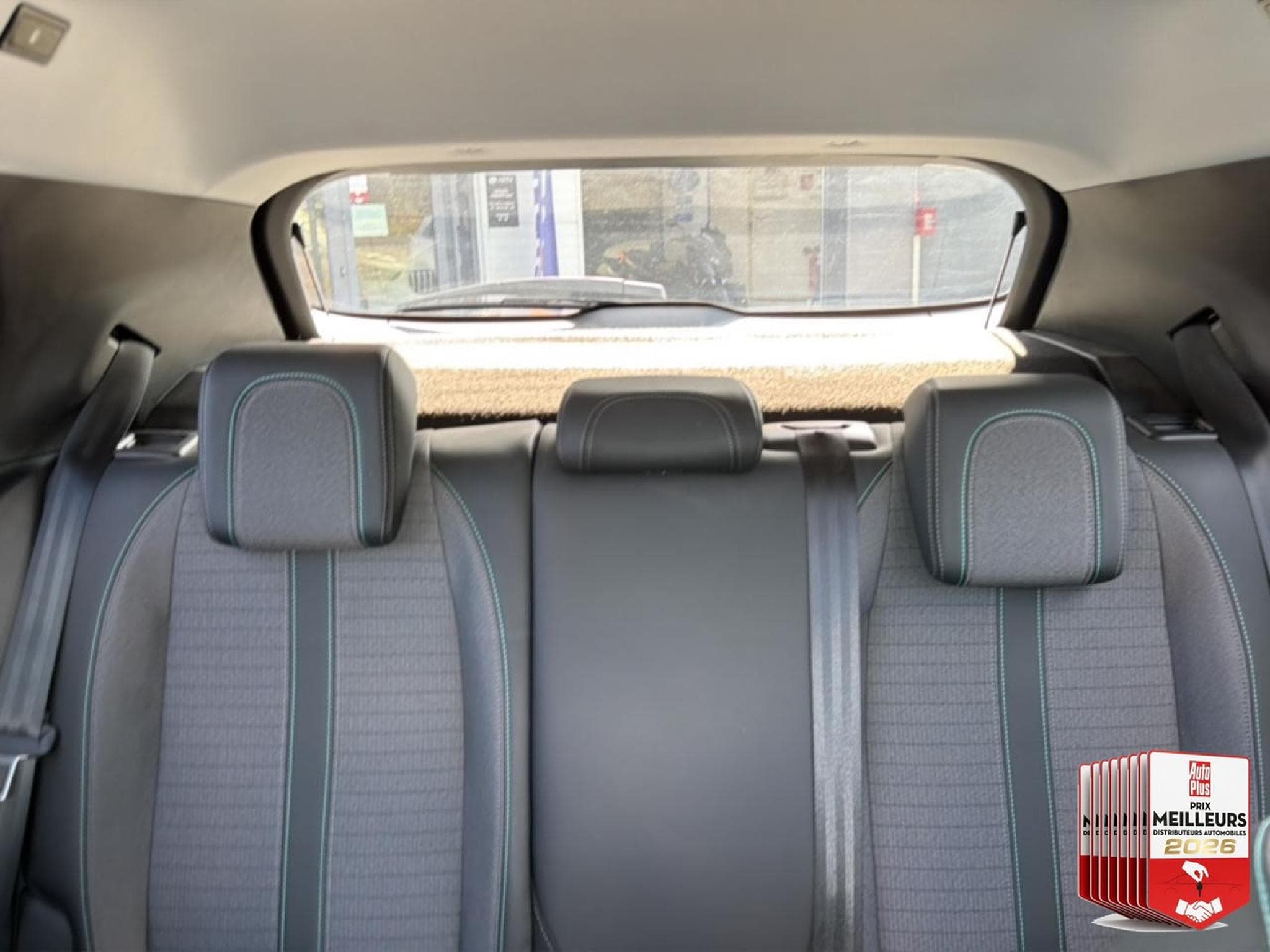 Peugeot 2008 1.5 BLUEHDI 110 S&S ALLURE PACK (2022) - Photo 28