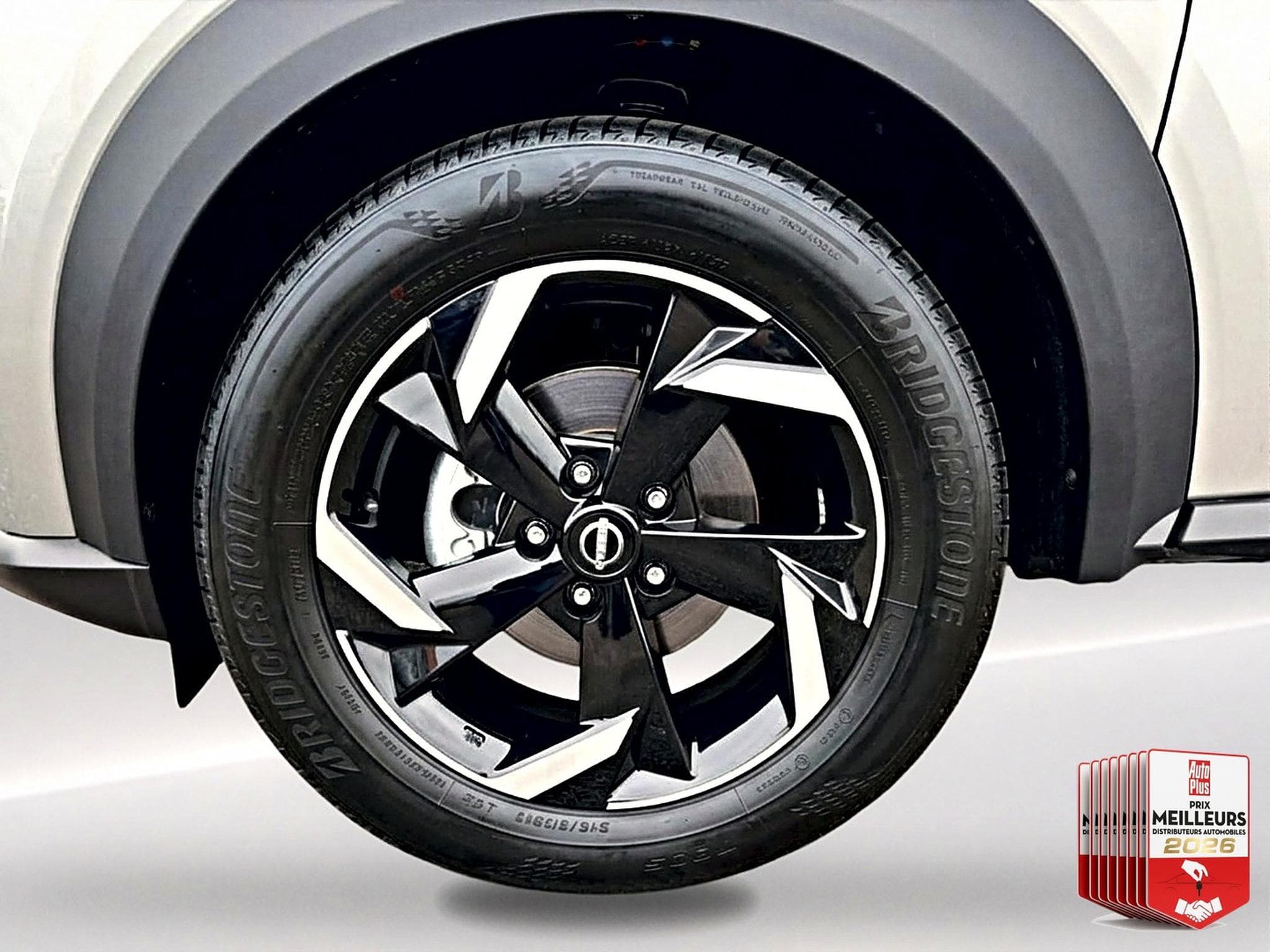 Nissan JUKE 1.6 HYBRID 143 N-CONNECTA (2023) - Photo 9