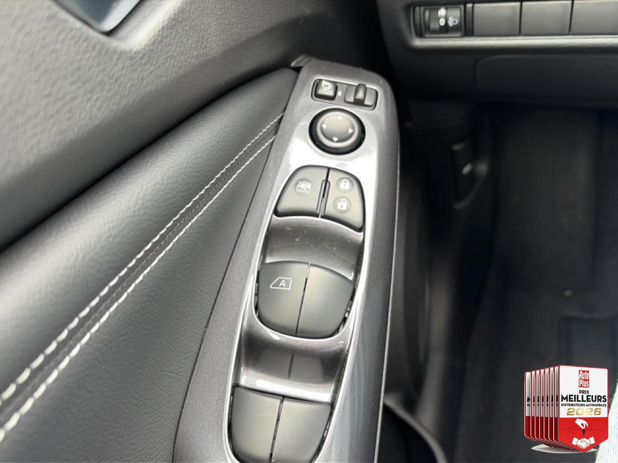 Nissan JUKE 1.6 HYBRID 143 N-CONNECTA (2023) - Photo 11