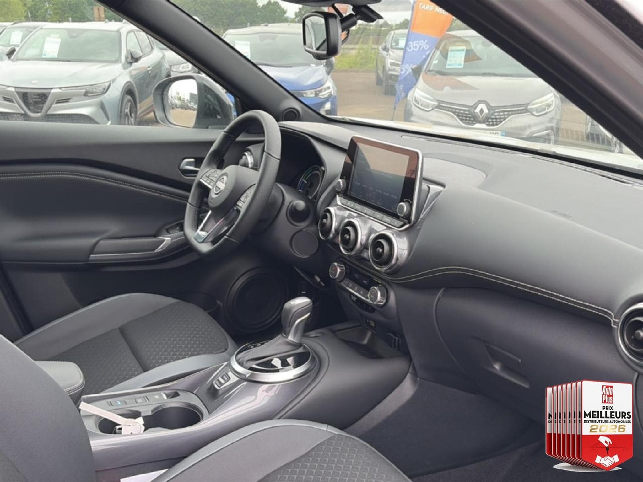 Nissan JUKE 1.6 HYBRID 143 N-CONNECTA (2023) - Photo 30