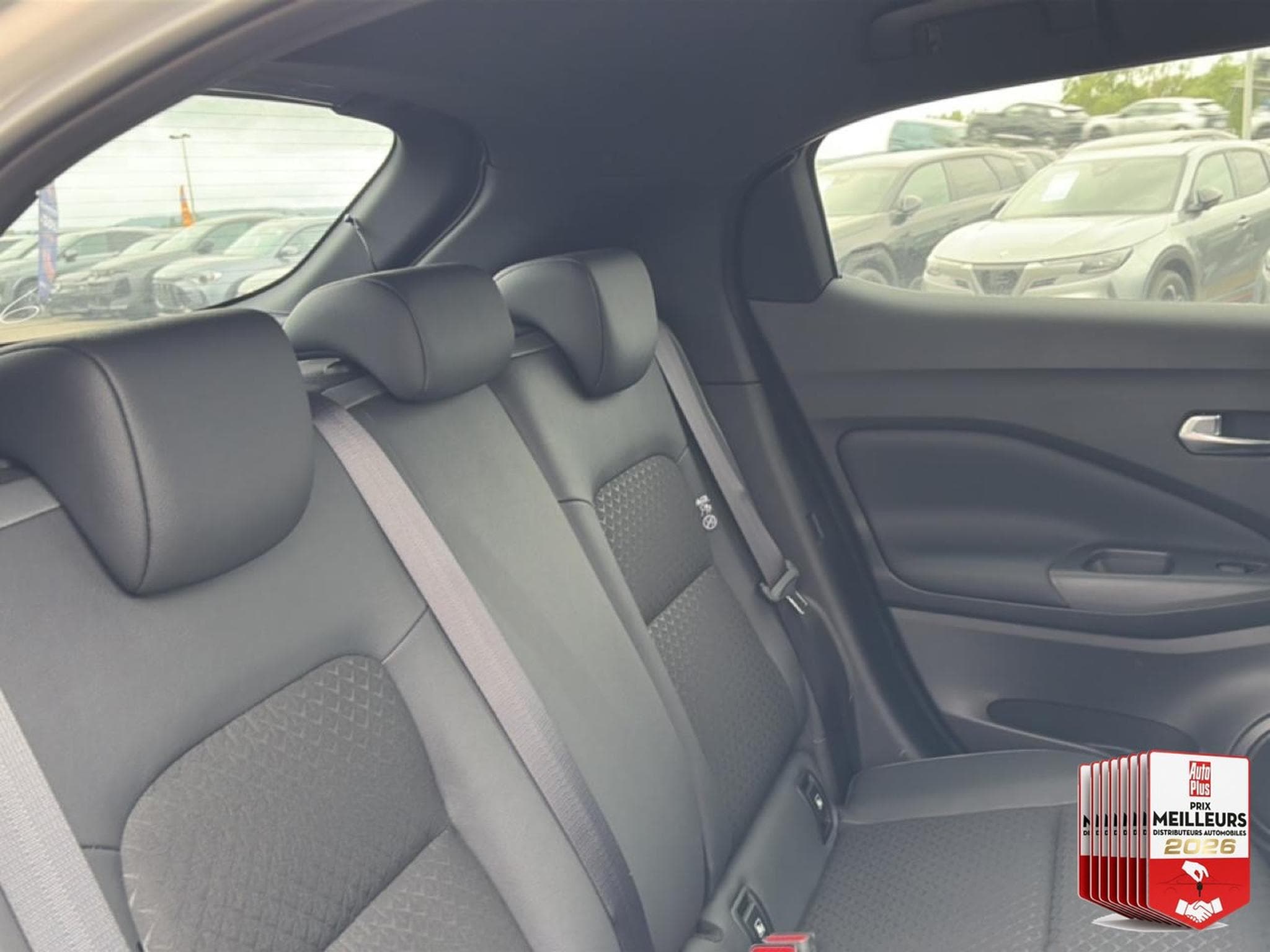 Nissan JUKE 1.6 HYBRID 143 N-CONNECTA (2023) - Photo 29