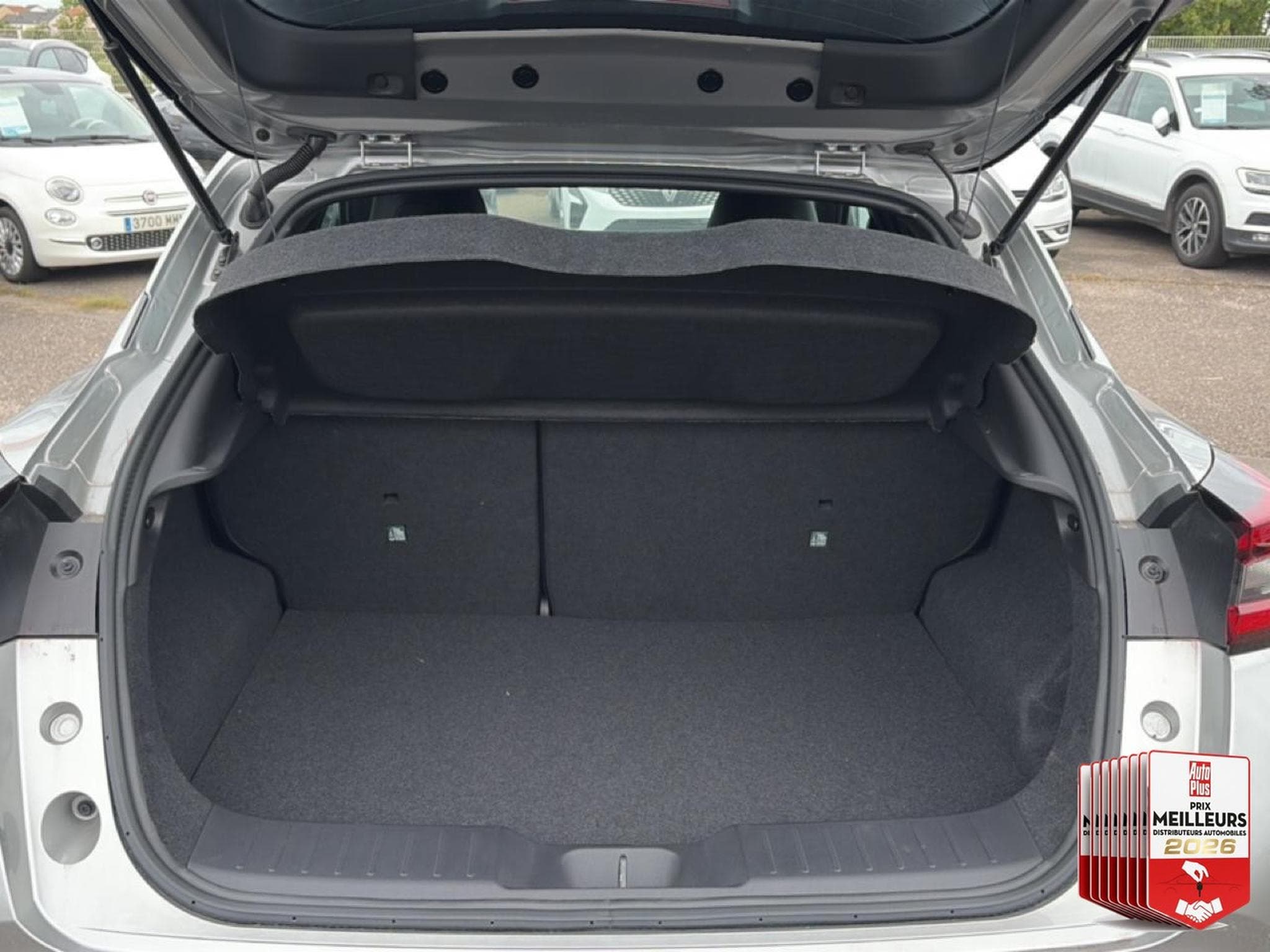 Nissan JUKE 1.6 HYBRID 143 N-CONNECTA (2023) - Photo 32