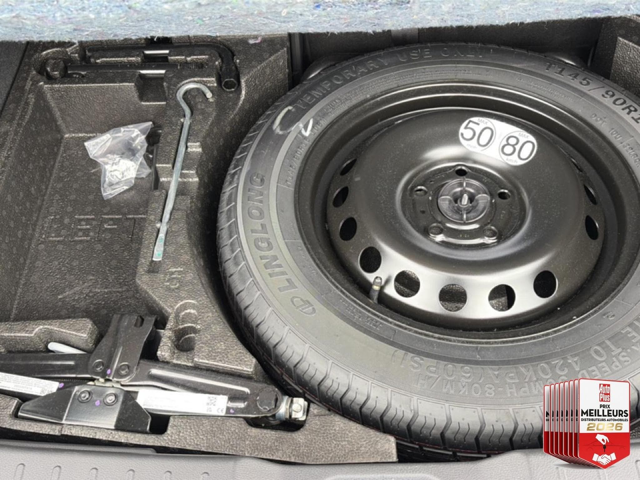 Nissan JUKE 1.6 HYBRID 143 N-CONNECTA (2023) - Photo 33