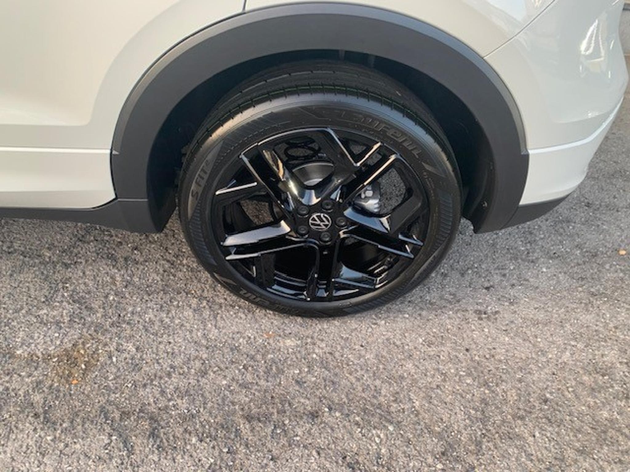 VW T-Cross R-LINE BLACK STYLE 1.5TSI 150CV DSG7 (2026) - Foto 4