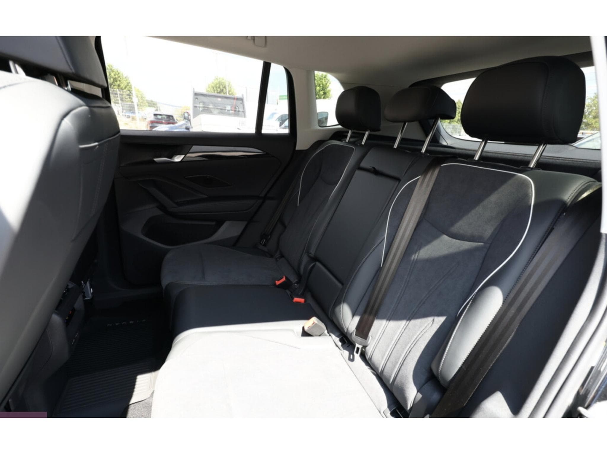 VW Tiguan Tiguan Elegance 4M Automatique DSL (2026) - Foto 9