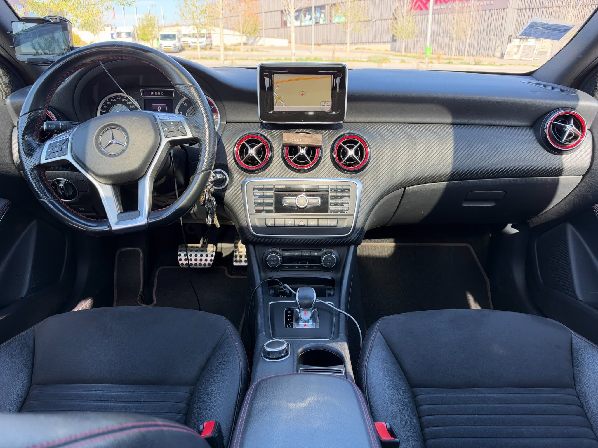 Mercedes A 45 AMG (2014) - Photo 7