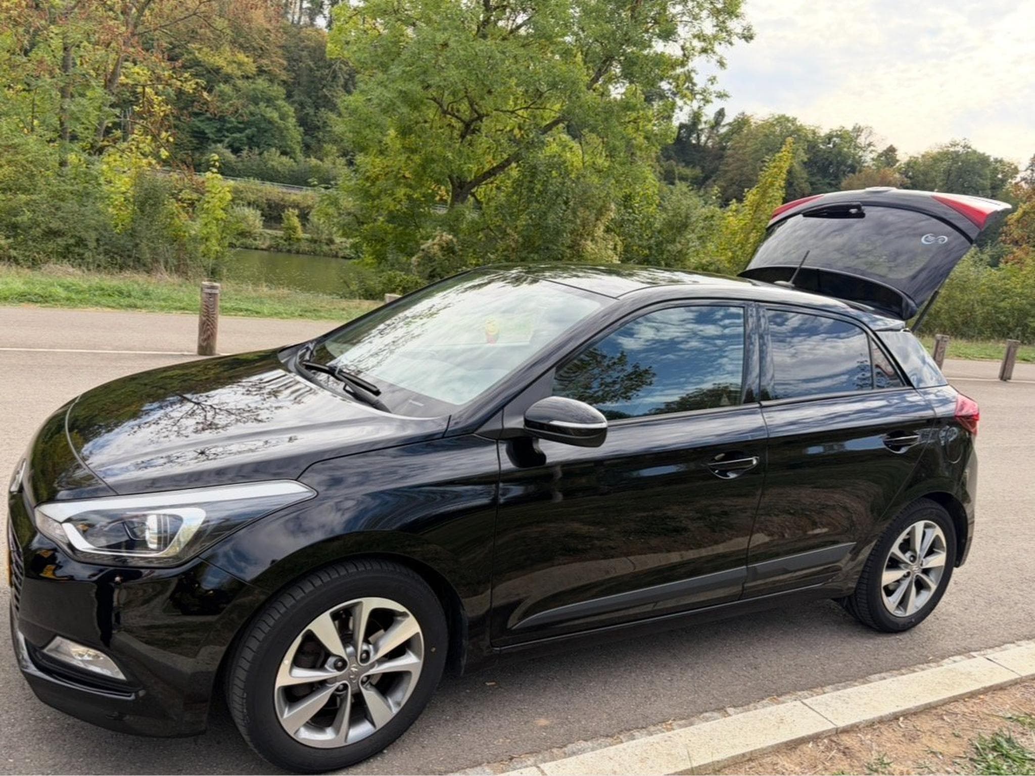 Hyundai i20 Twist Techno Pack Special Edition Play (2018) - Photo 8