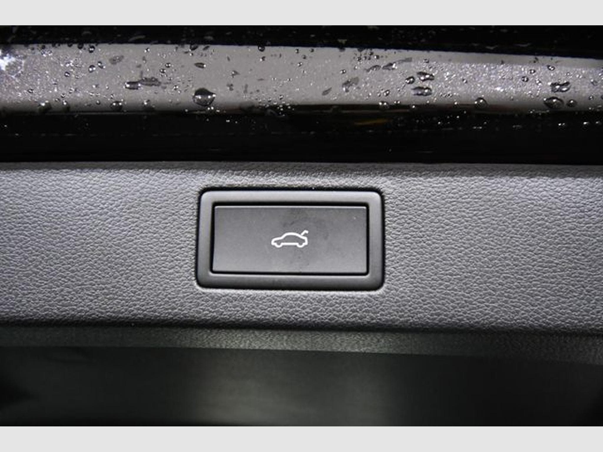 Skoda Kamiq Kamiq Monte Carlo 1.5 TSI DSG7 - Pano, Kamera, N (2026) - Photo 9