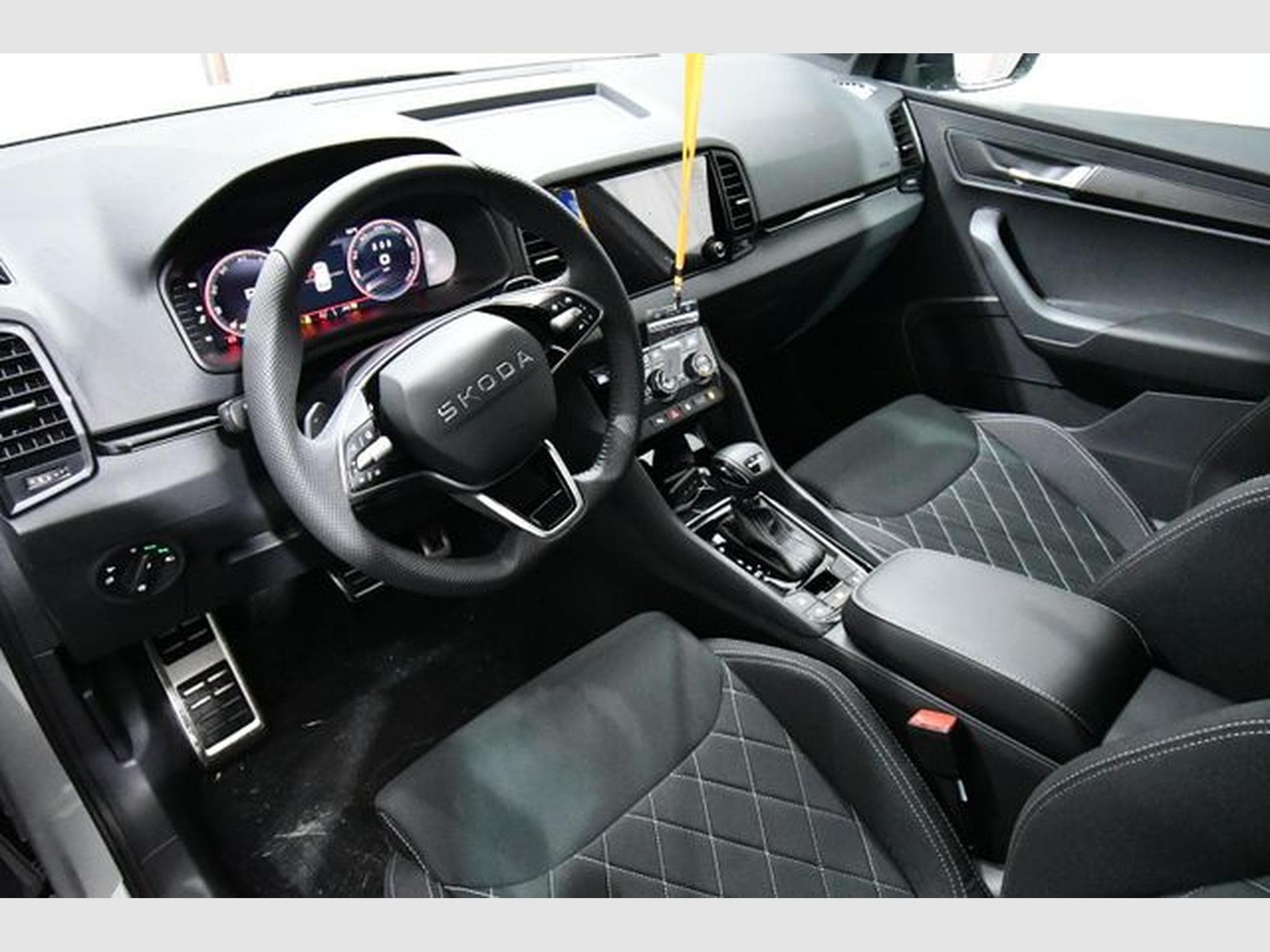 Skoda Karoq Karoq 1.5 TSI DSG Sportline - AHK, Navi, Kamera (2026) - Photo 4