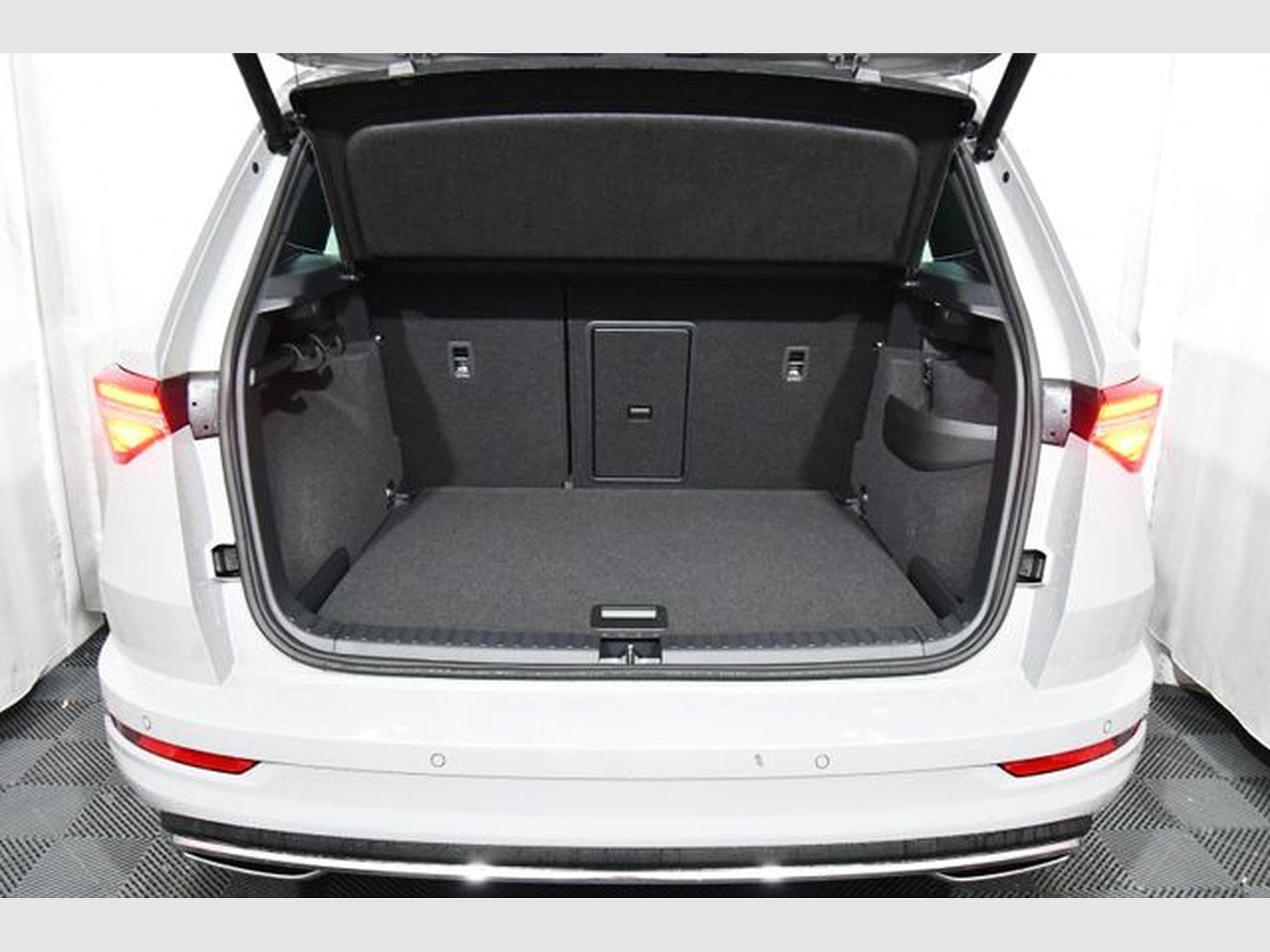 Skoda Karoq Karoq 1.5 TSI DSG Sportline - AHK, Navi, Kamera (2026) - Photo 8