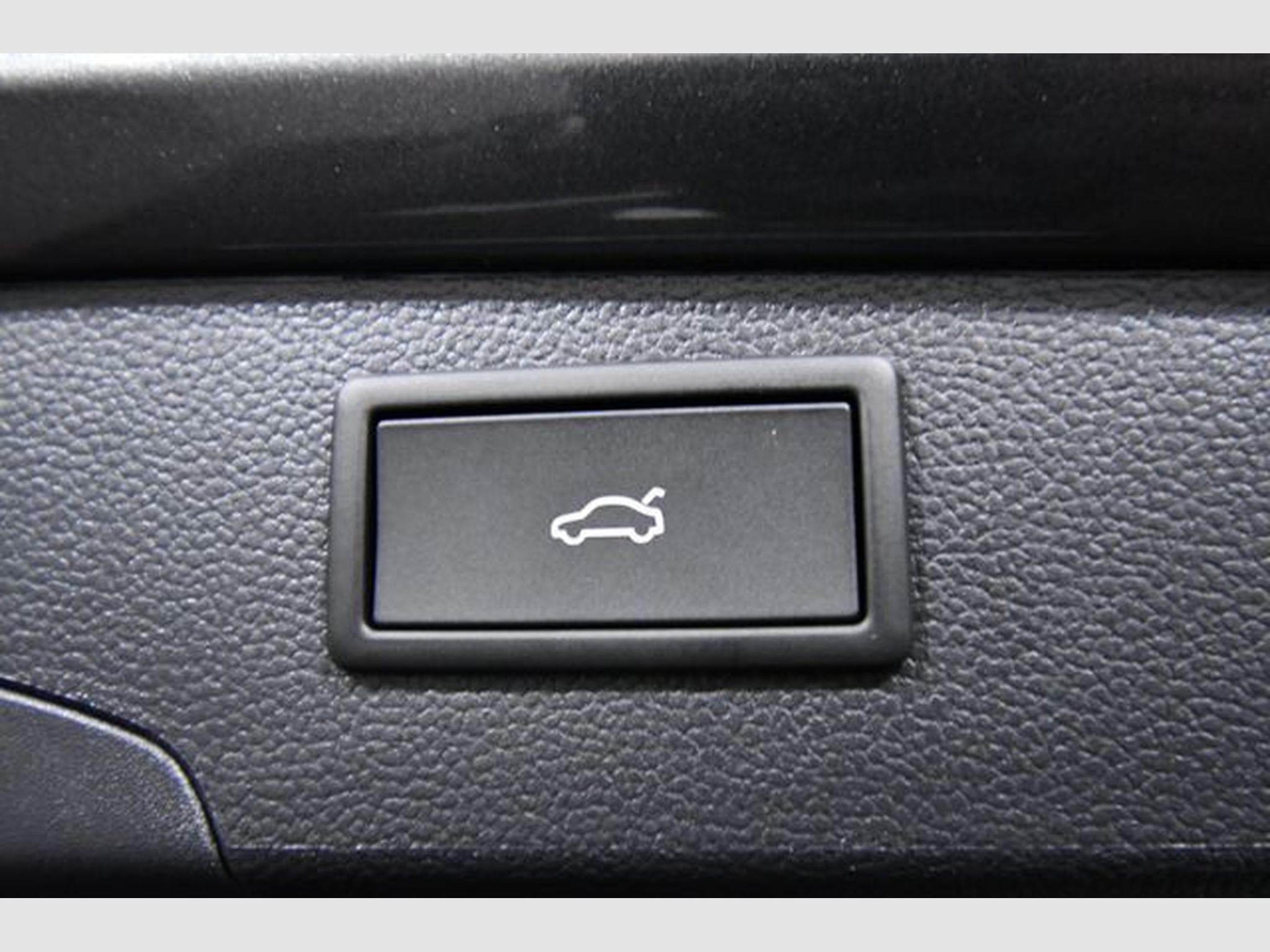 Skoda Superb Superb Combi Sportline 2.0 TDI 4x4 - AHK, Area V (2026) - Photo 9
