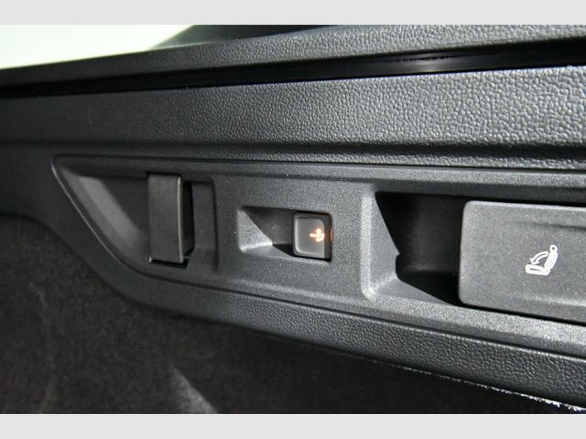 Skoda Superb Superb Combi Sportline 2.0 TDI 4x4 - AHK, Area V (2026) - Photo 10