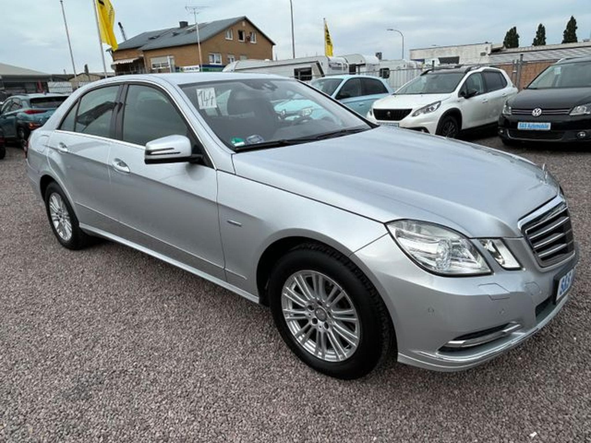 Mercedes E 250 E 250 CGI Lim. BlueEfficiency*Automatik*Navi*Kam (2011) - Photo 3