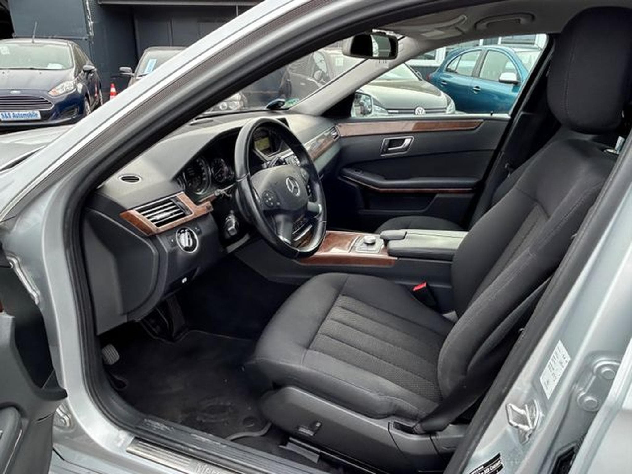 Mercedes E 250 E 250 CGI Lim. BlueEfficiency*Automatik*Navi*Kam (2011) - Photo 7