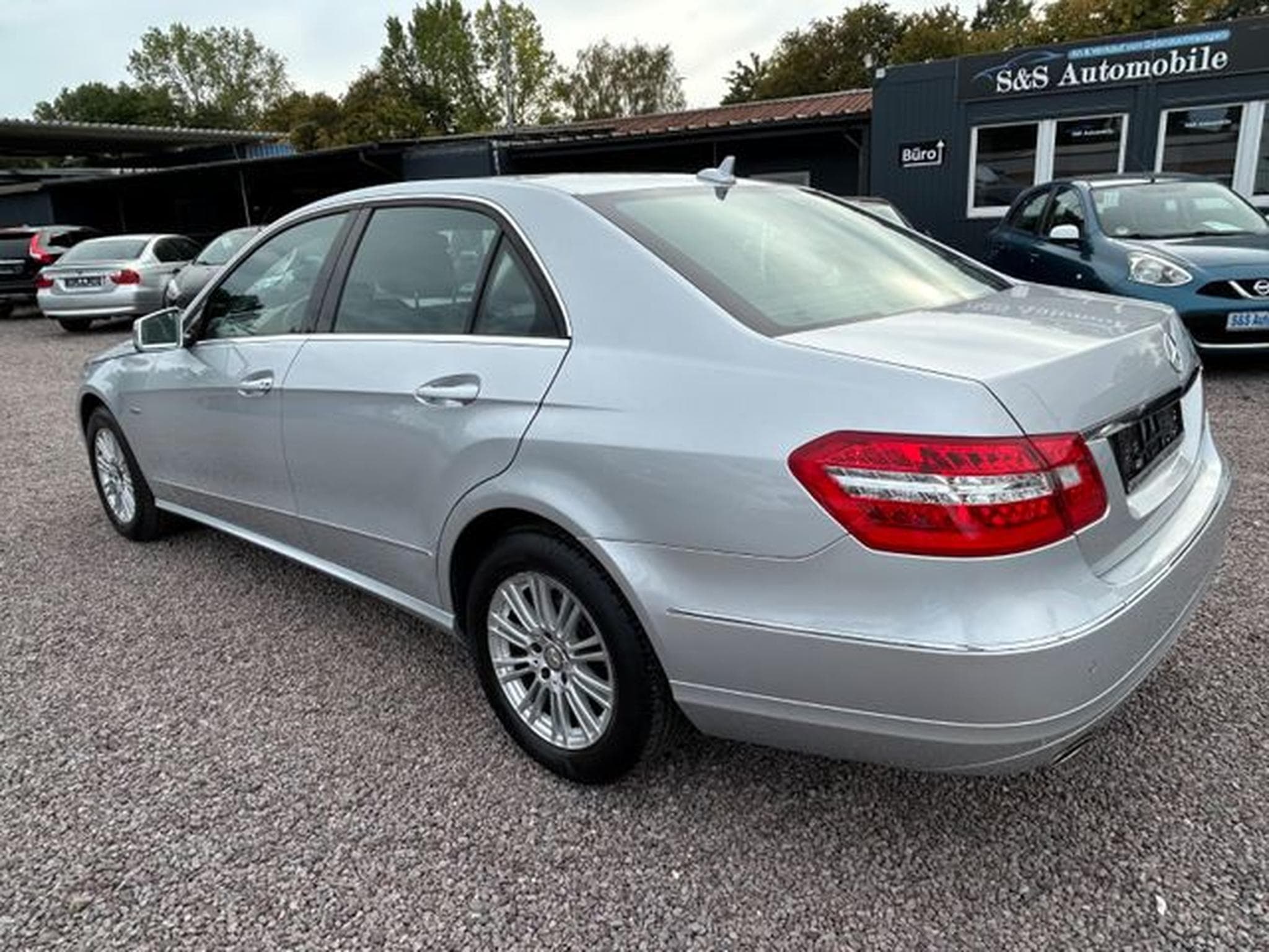 Mercedes E 250 E 250 CGI Lim. BlueEfficiency*Automatik*Navi*Kam (2011) - Photo 6