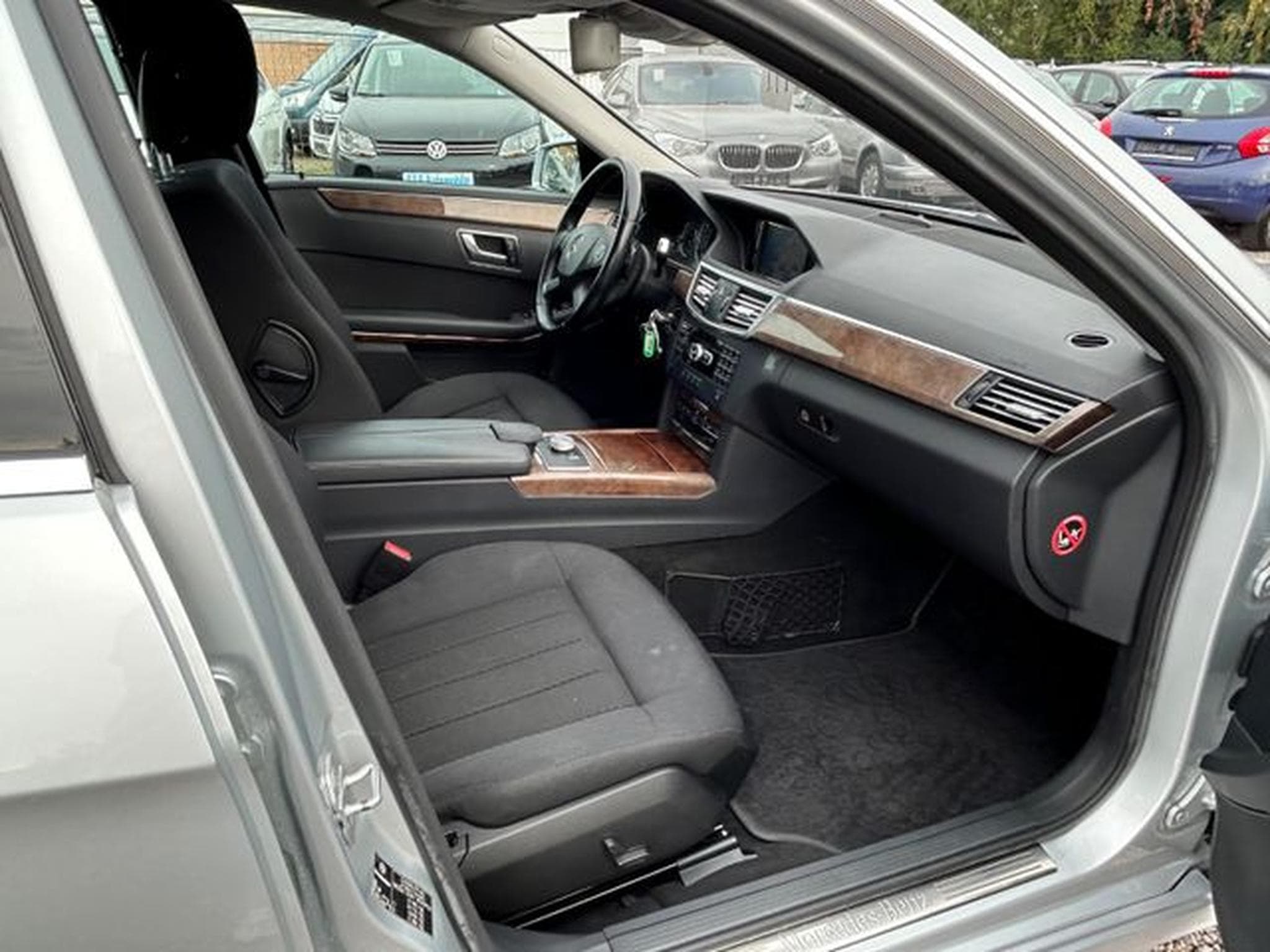 Mercedes E 250 E 250 CGI Lim. BlueEfficiency*Automatik*Navi*Kam (2011) - Photo 9