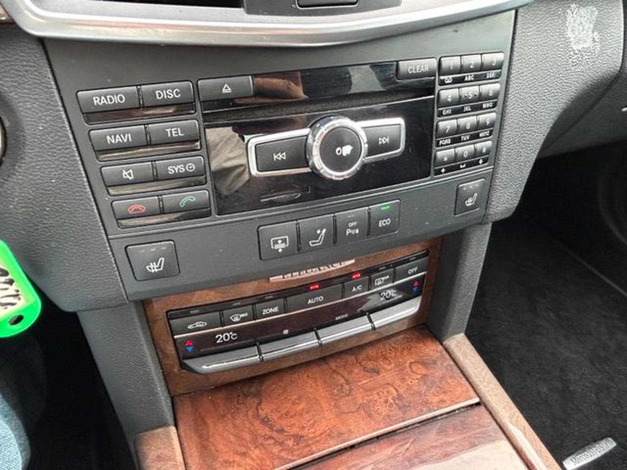 Mercedes E 250 E 250 CGI Lim. BlueEfficiency*Automatik*Navi*Kam (2011) - Photo 13
