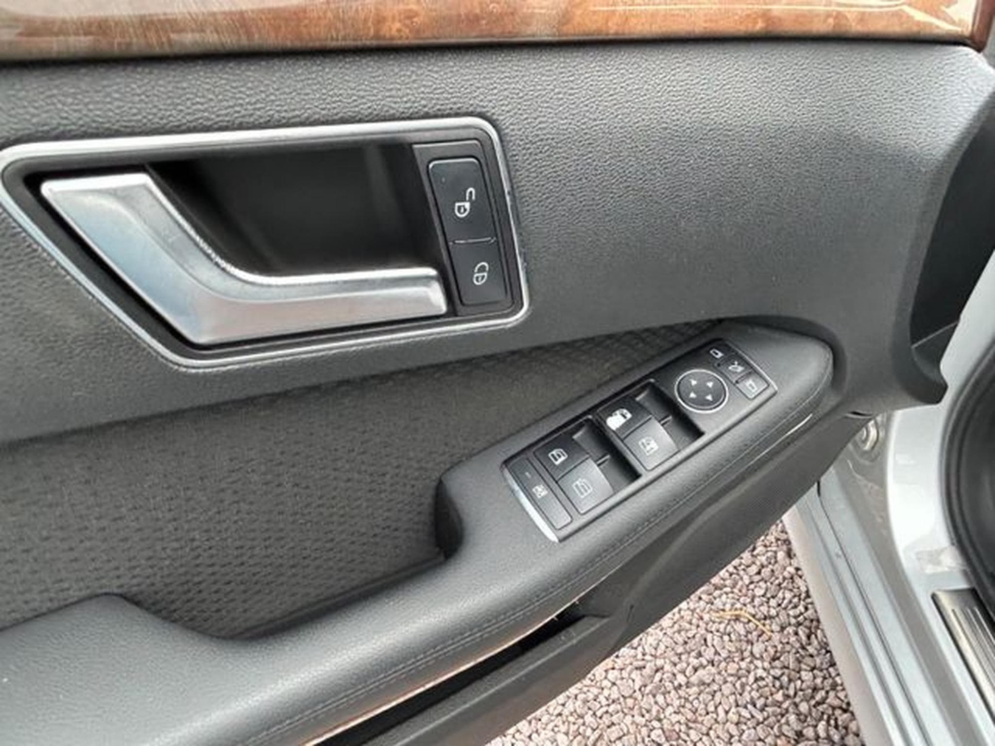 Mercedes E 250 E 250 CGI Lim. BlueEfficiency*Automatik*Navi*Kam (2011) - Photo 16