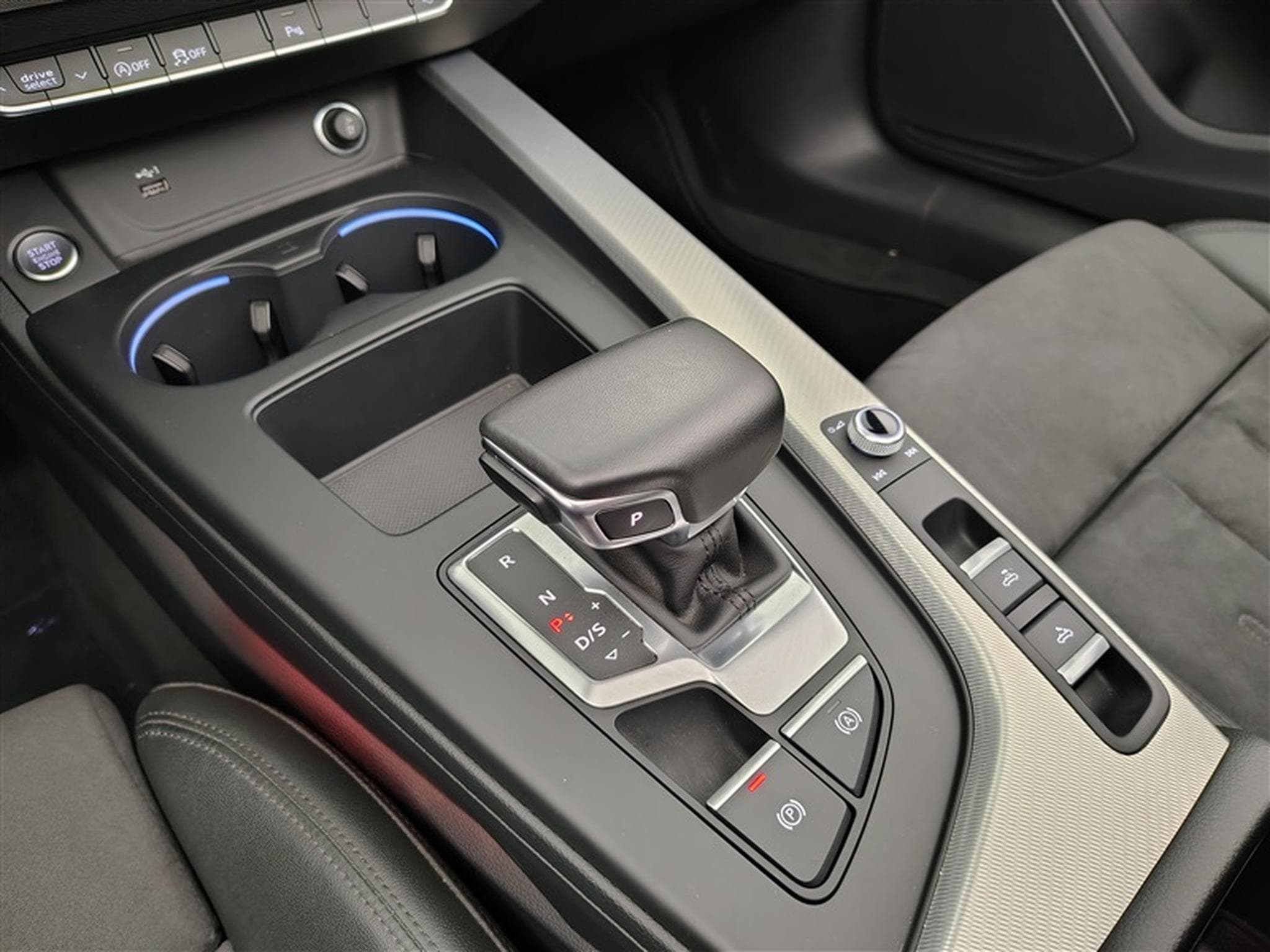 Audi A5 Cabriolet OPF S tronic / Full Led / Cuir / App Connect (2023) - Foto 12