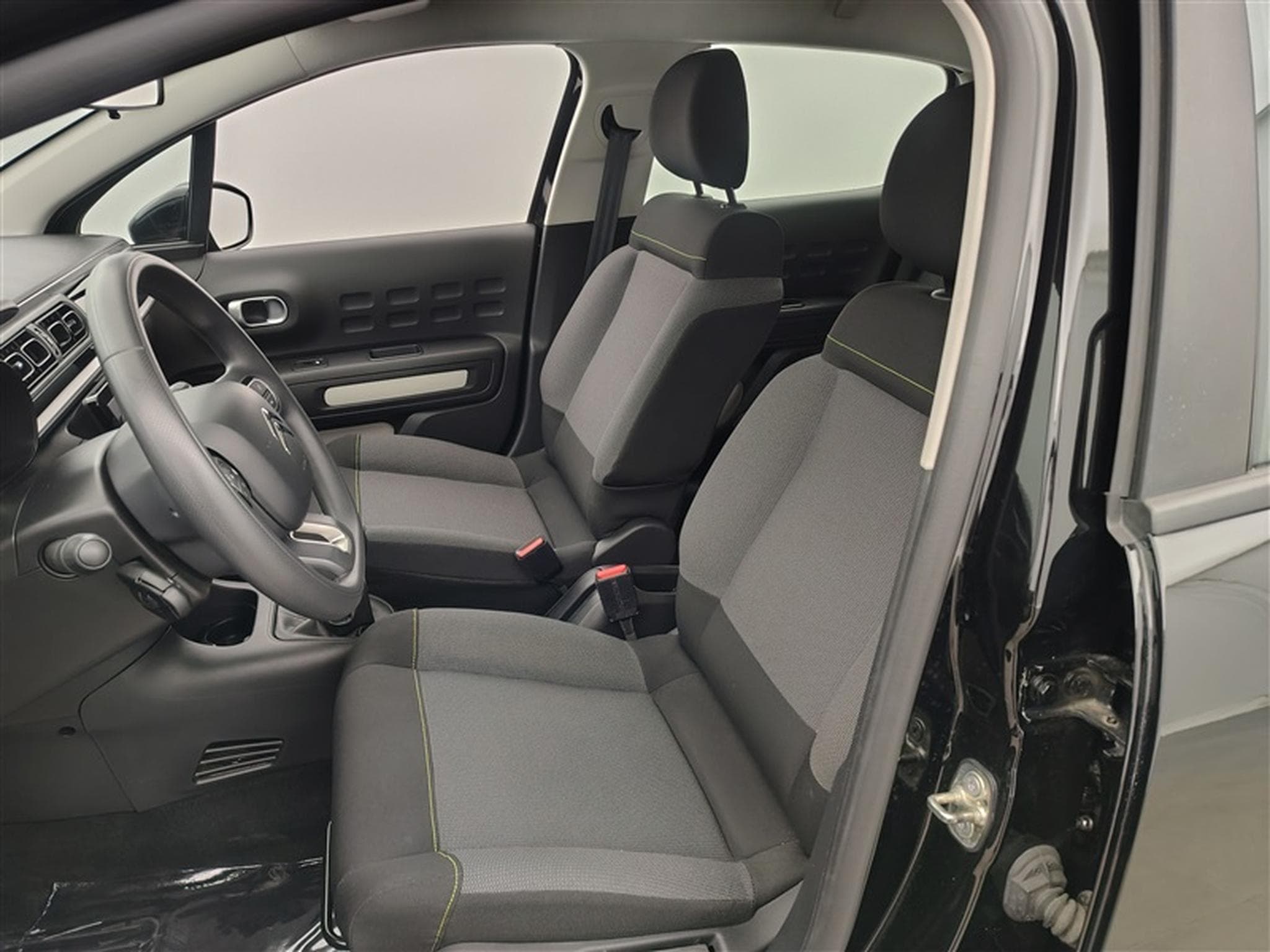 Citroen C3 1.2i PureTech Live S&S (2021) - Foto 7