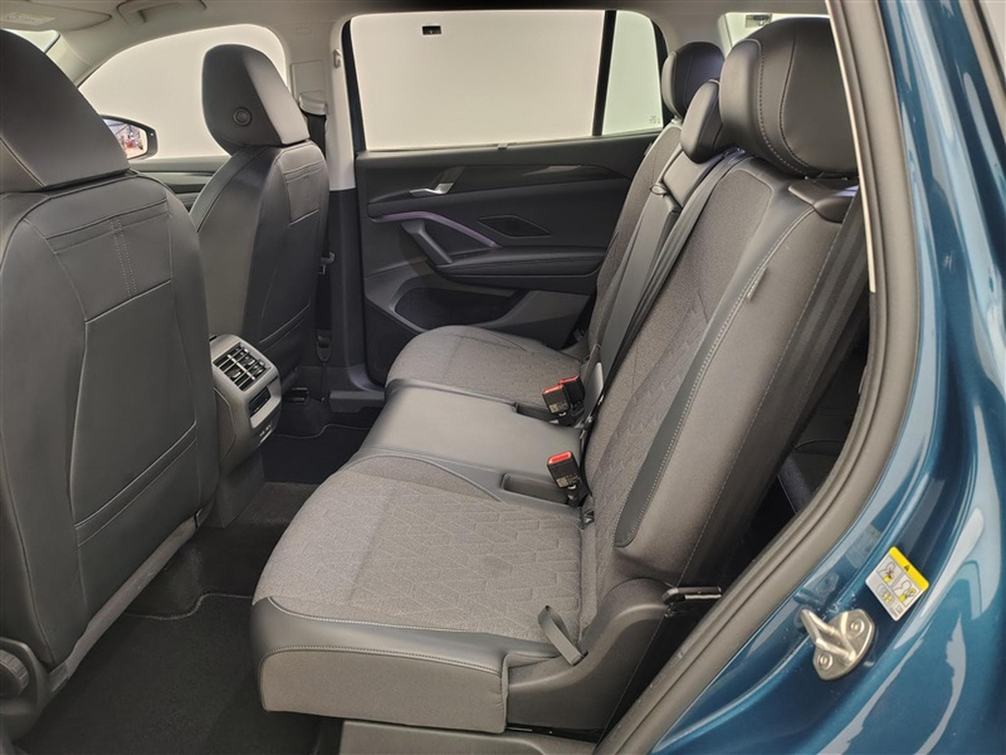 VW Tayron 1.5 TSI 150Cv DSG7 Life 7PL / NAVI / CAMERA / MATRIX LED (2026) - Foto 13