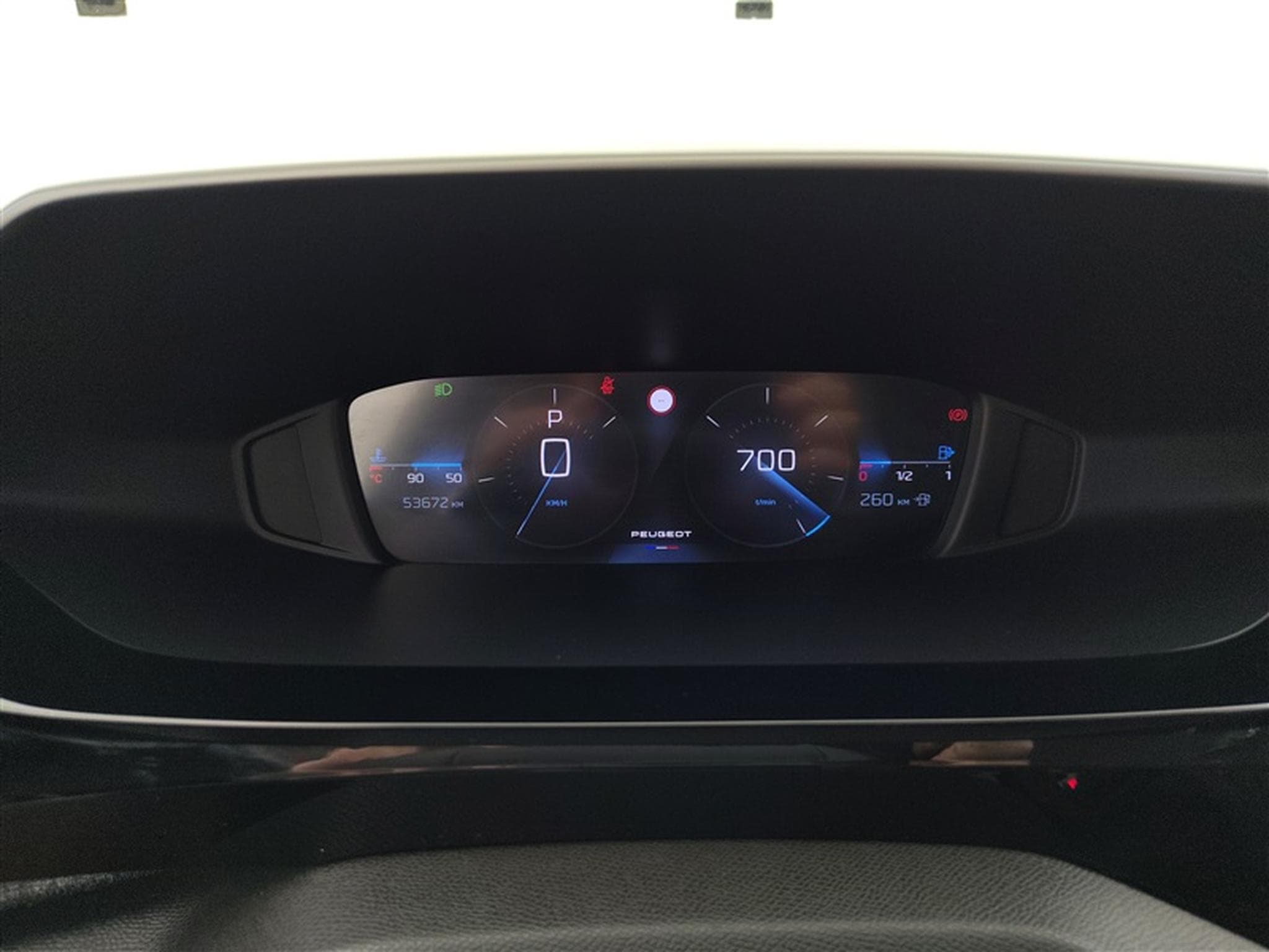 Peugeot 408 1.2 PureTech Allure Pack S&S CLIM/NAVI/CAMERA (2023) - Foto 10