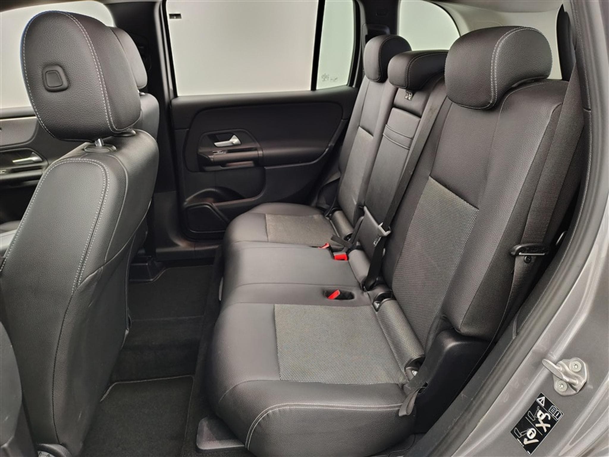 Mercedes GLB 180 Business Solution Navi / PDC av+ar (2021) - Photo 13