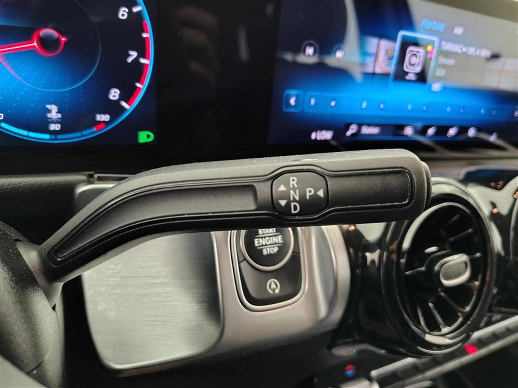 Mercedes GLB 180 Business Solution Navi / PDC av+ar (2021) - Photo 12