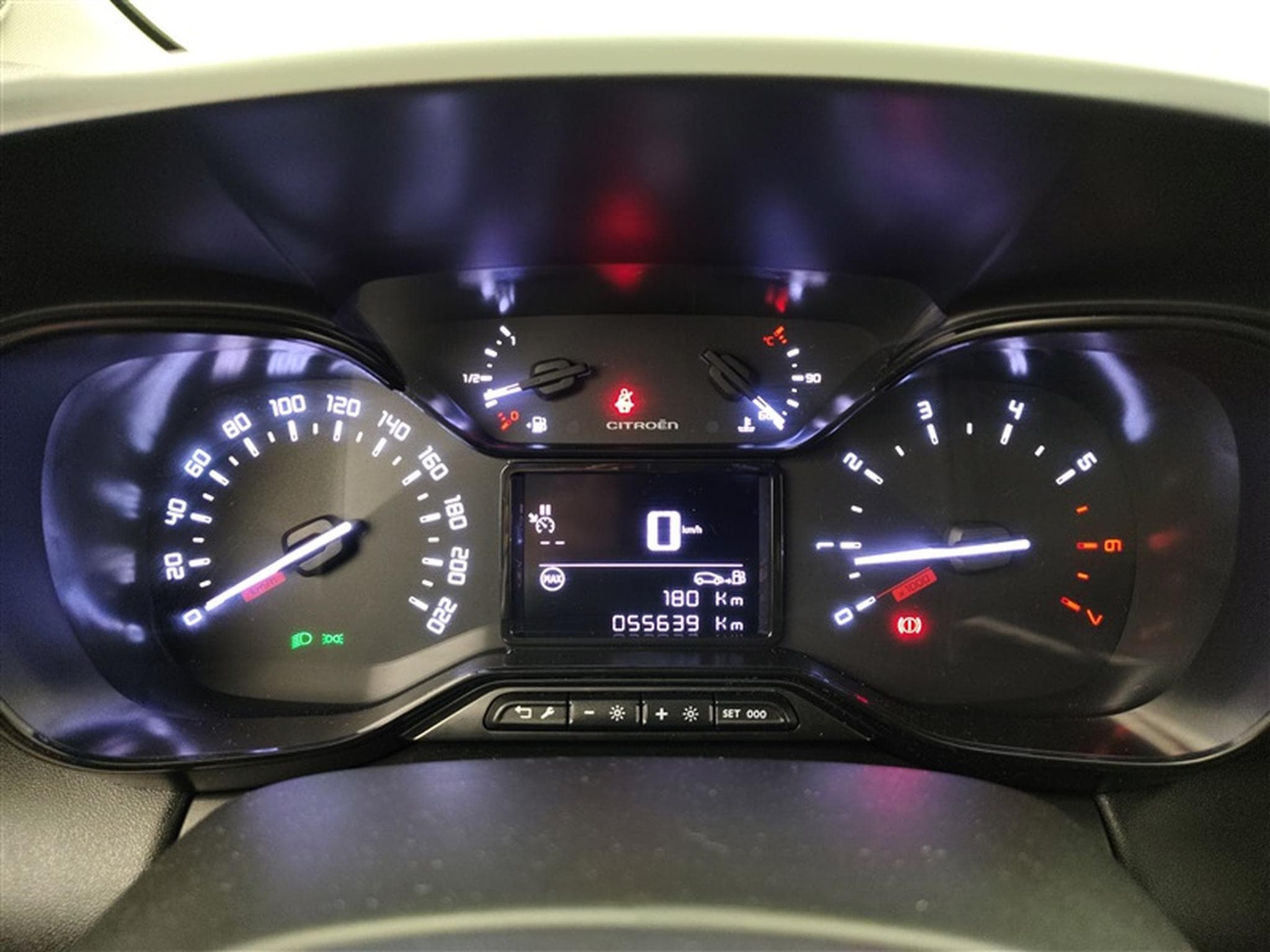 Citroen C3 Aircross 1.2 PureTech Feel NAVI / CARPLAY / CLIM (2023) - Foto 10
