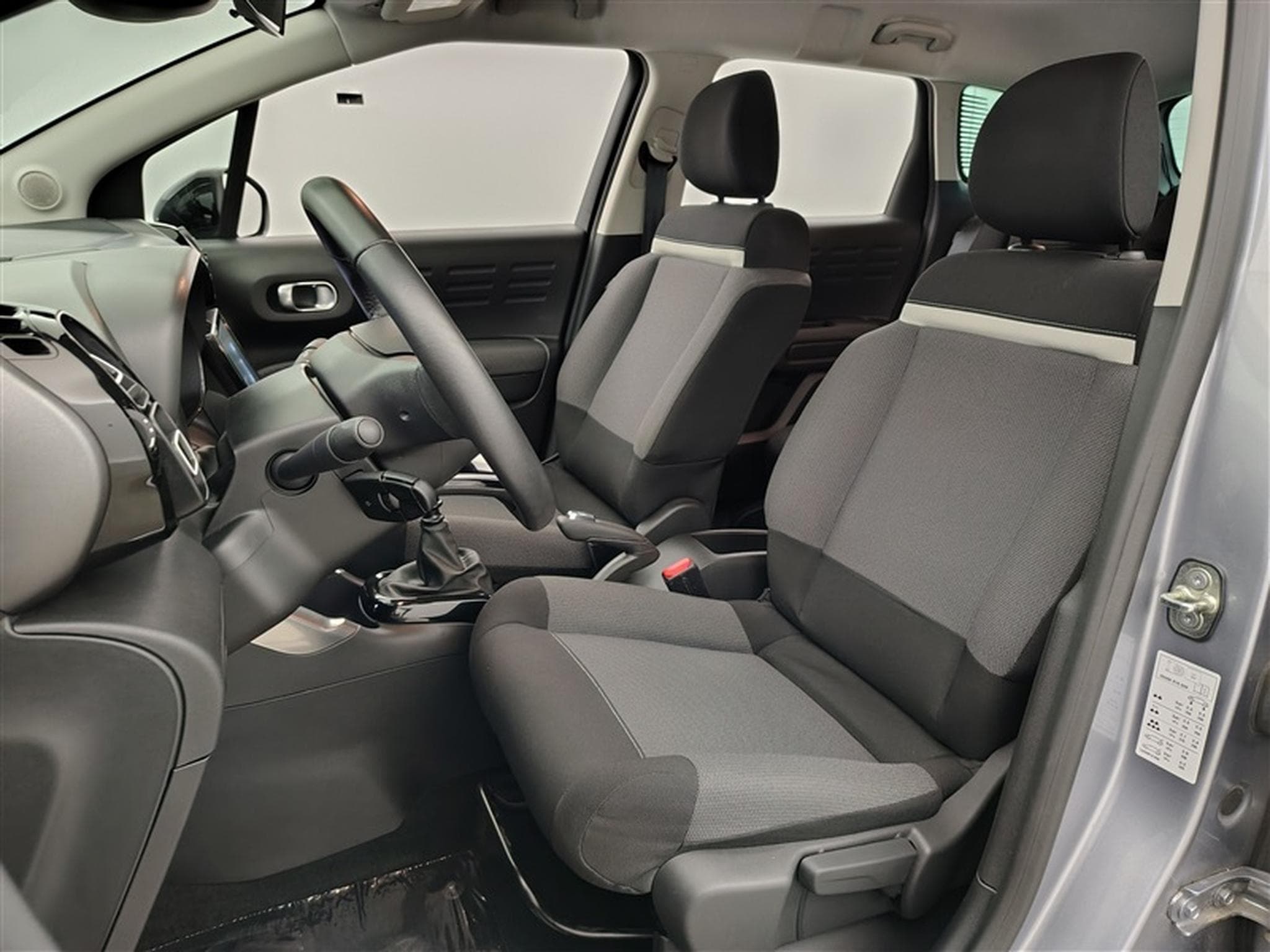 Citroen C3 Aircross 1.2 PureTech Feel NAVI / CARPLAY / CLIM (2023) - Foto 7