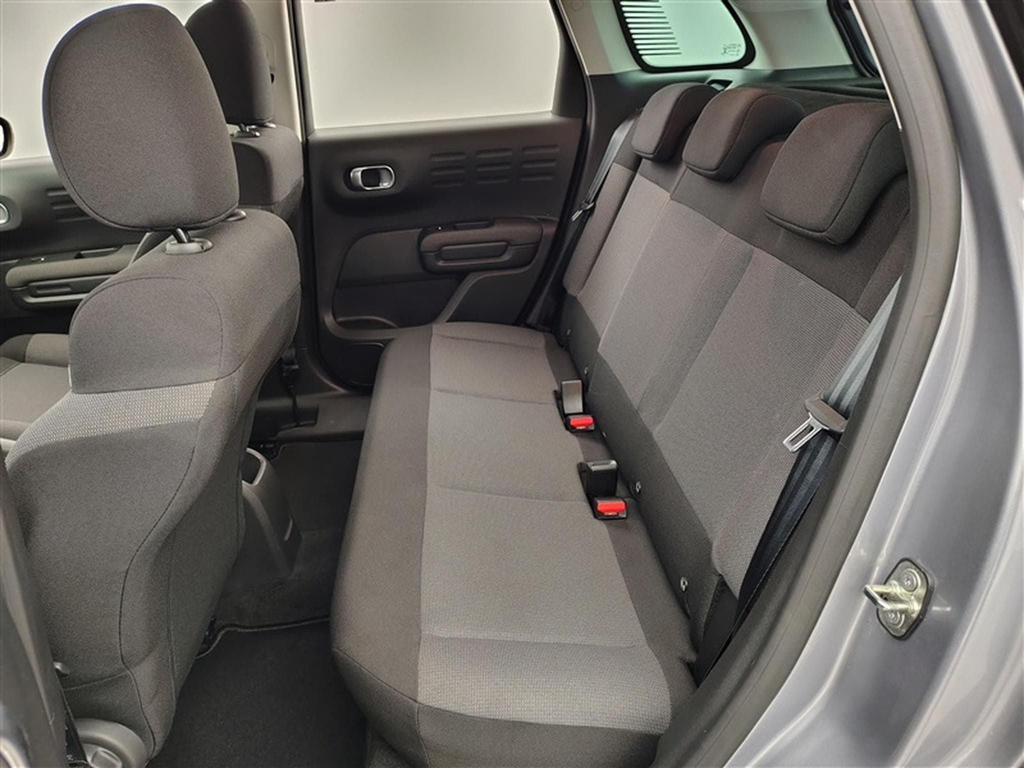 Citroen C3 Aircross 1.2 PureTech Feel NAVI / CARPLAY / CLIM (2023) - Foto 13