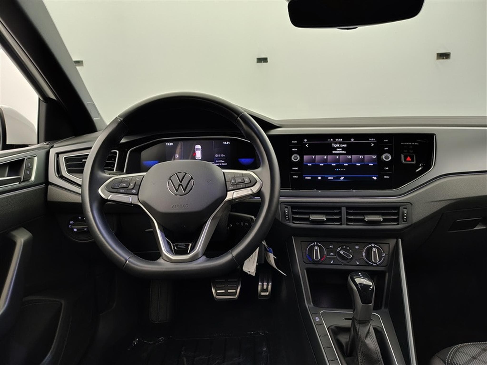 VW Polo 1.0 TSI 95Cv DSG R-Line CARPLAY / MATRIX LED / ALU17" (2023) - Foto 9