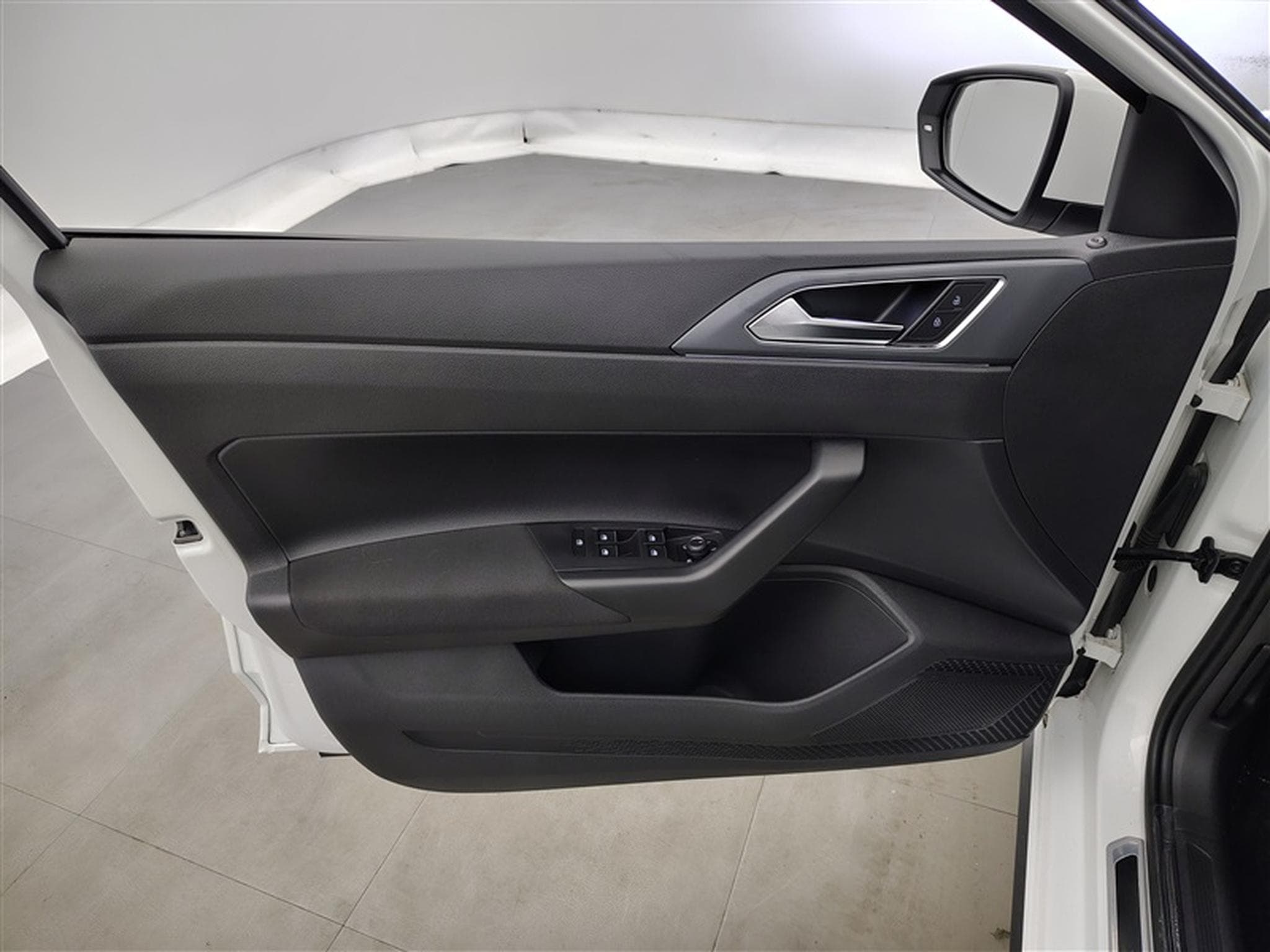 VW Polo 1.0 TSI 95Cv DSG R-Line CARPLAY / MATRIX LED / ALU17" (2023) - Foto 17