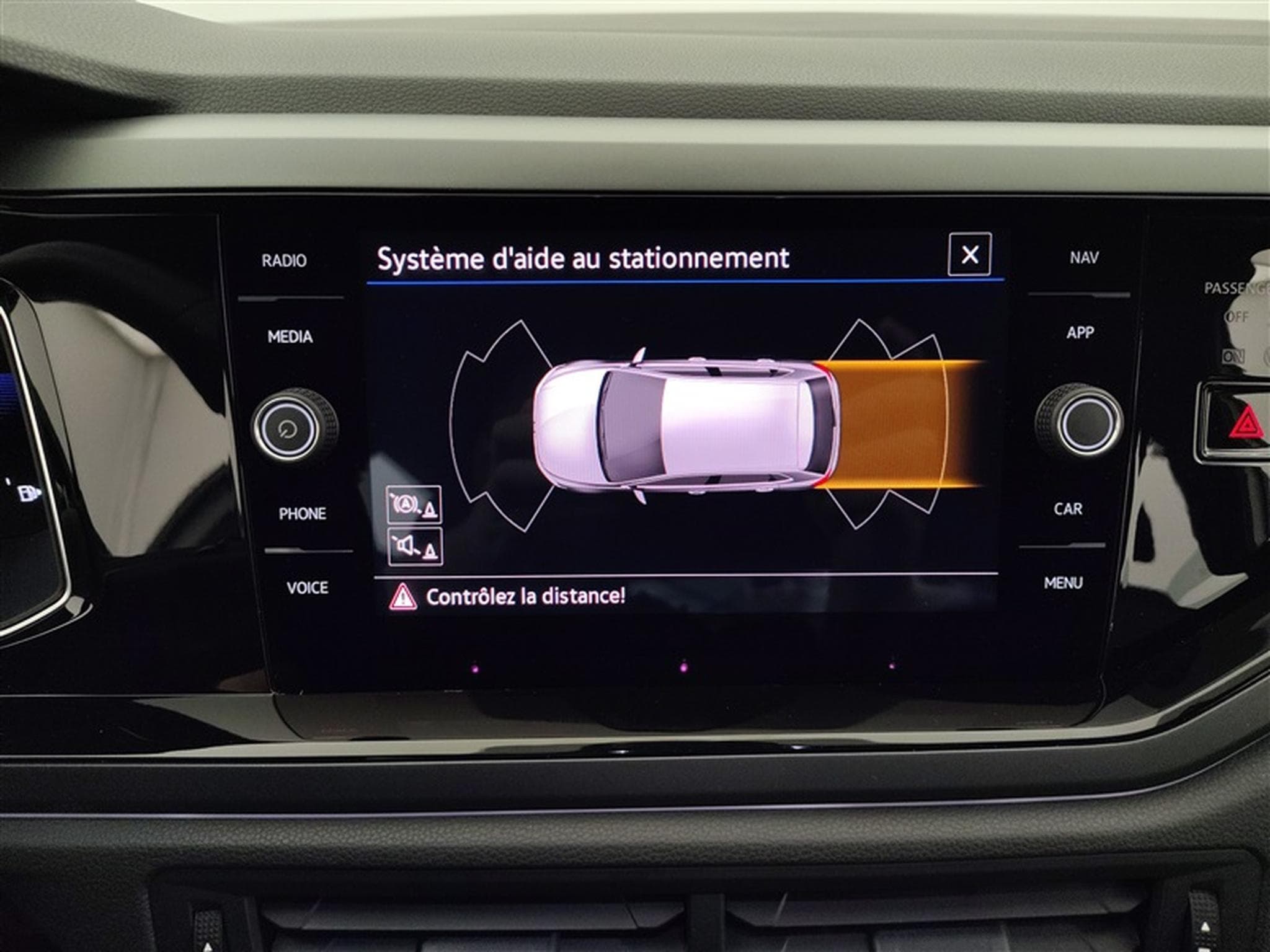 VW Polo 1.0 TSI 95Cv DSG R-Line CARPLAY / MATRIX LED / ALU17" (2023) - Foto 18