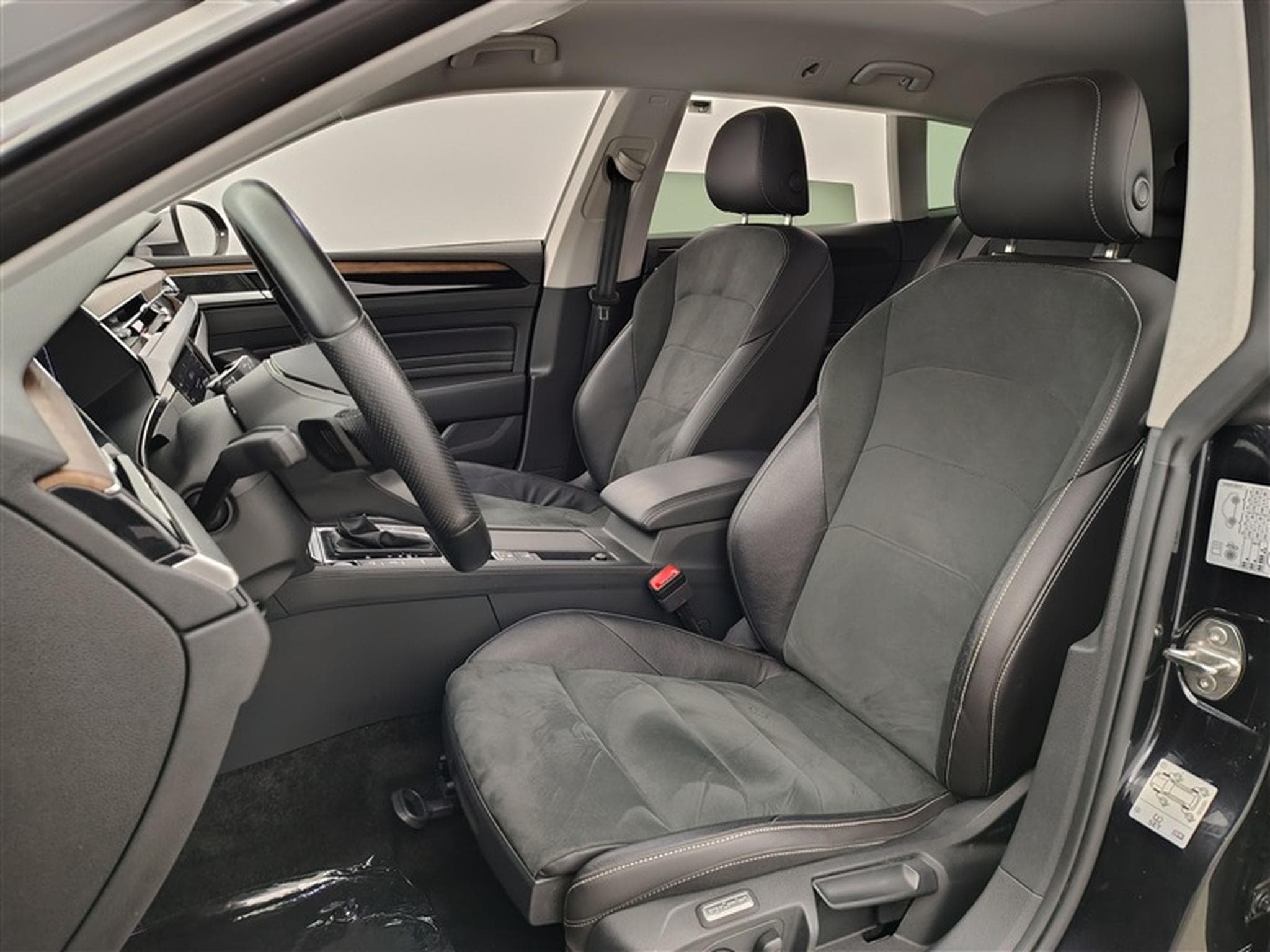 VW Arteon Shootingbreak 2.0 TDi 150Cv DSG Elegance NAVI / CAMERA (2023) - Foto 7