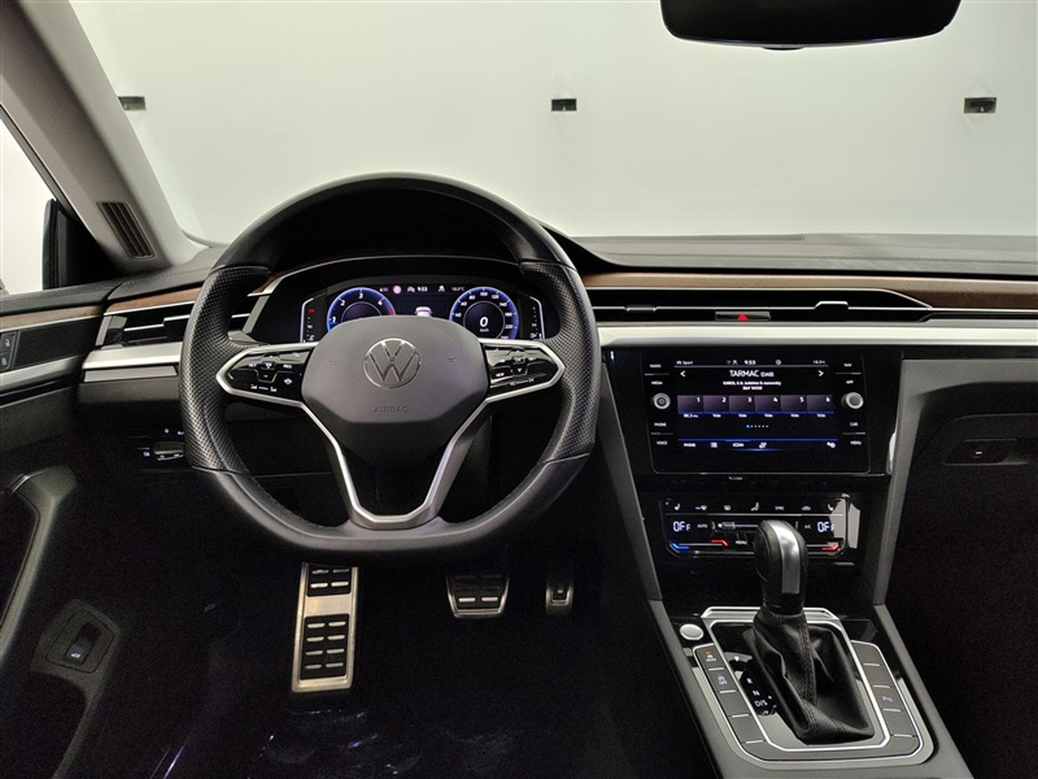 VW Arteon Shootingbreak 2.0 TDi 150Cv DSG Elegance NAVI / CAMERA (2023) - Foto 9