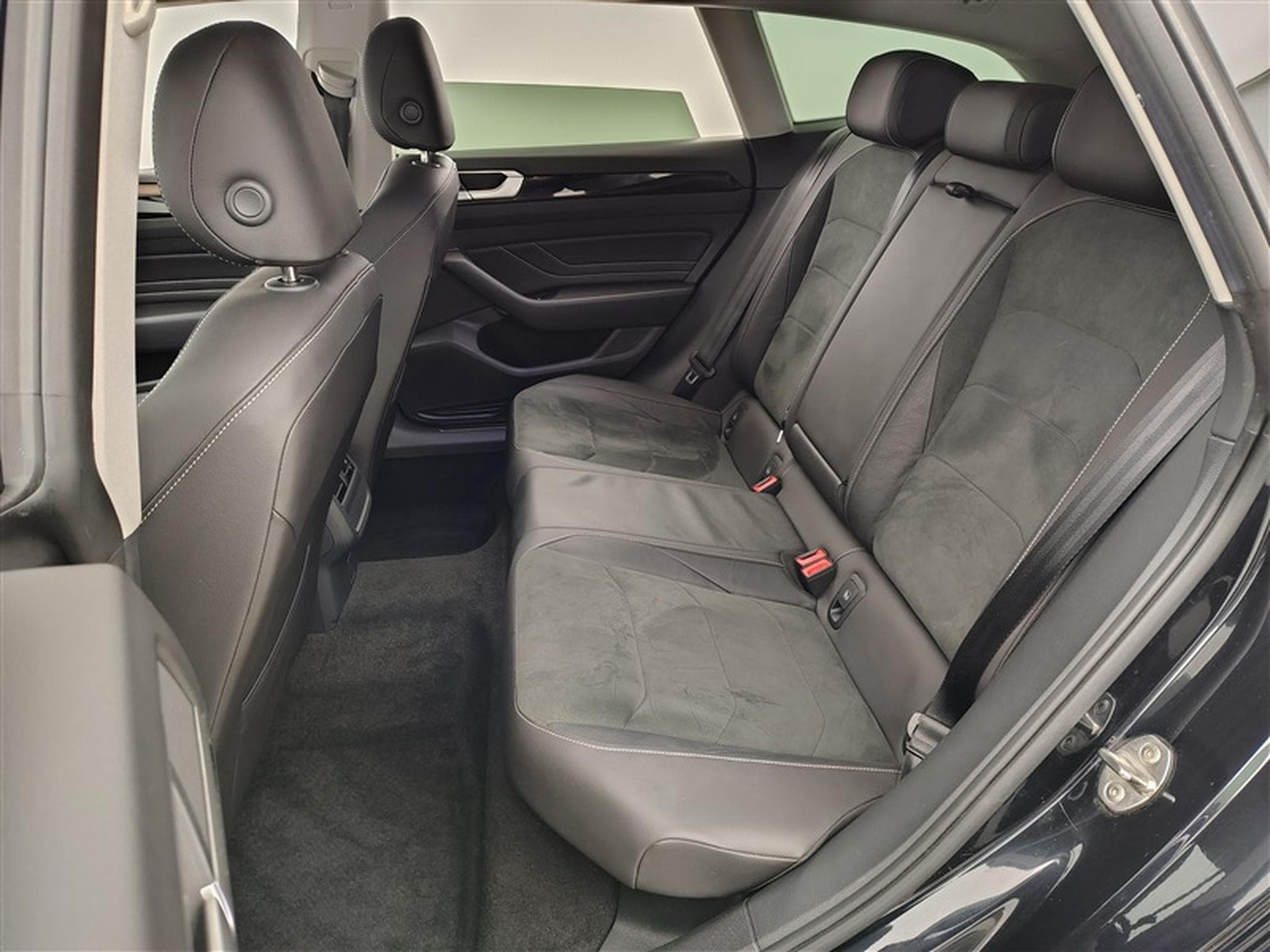 VW Arteon Shootingbreak 2.0 TDi 150Cv DSG Elegance NAVI / CAMERA (2023) - Foto 13