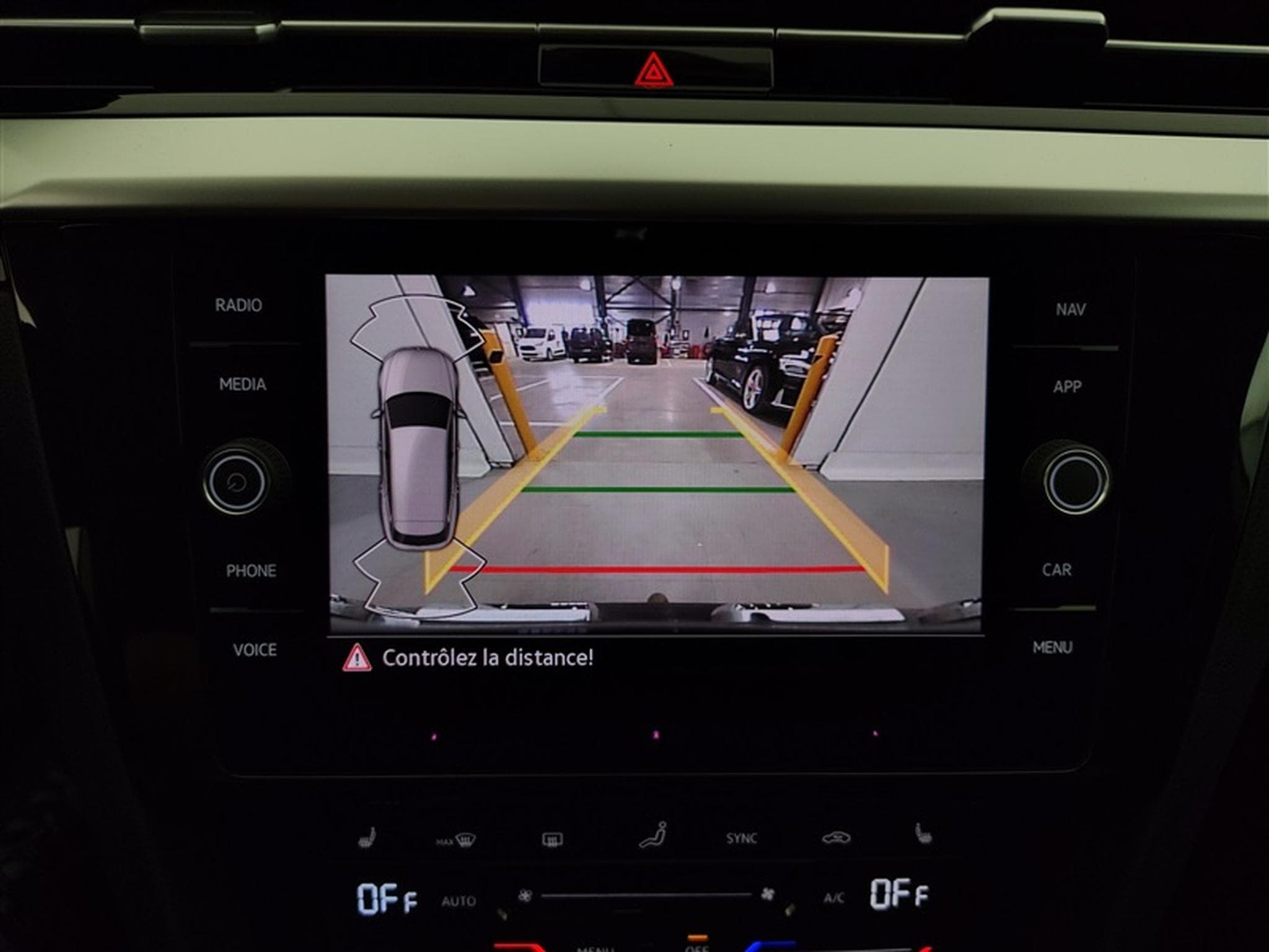 VW Arteon Shootingbreak 2.0 TDi 150Cv DSG Elegance NAVI / CAMERA (2023) - Foto 18