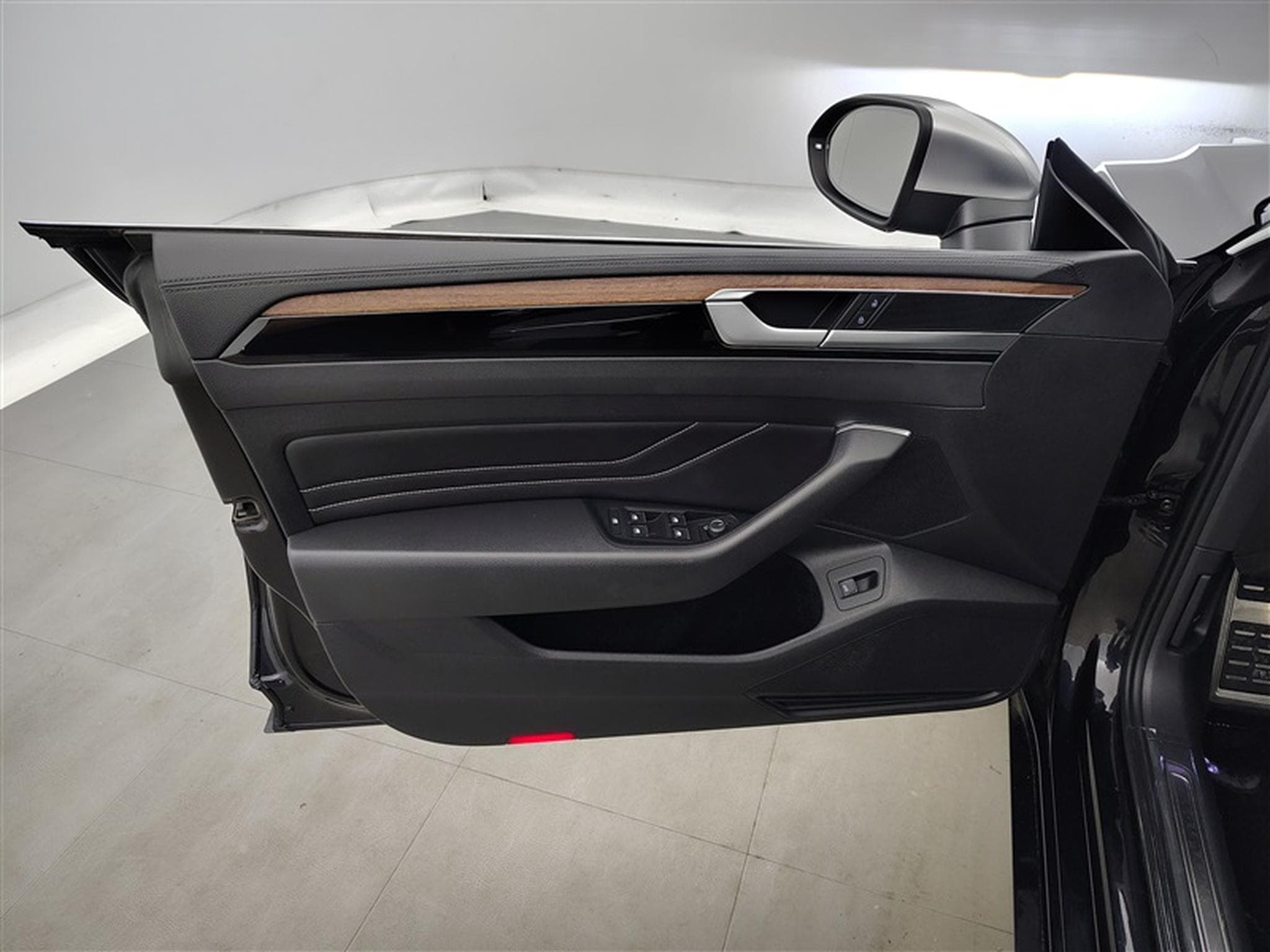 VW Arteon Shootingbreak 2.0 TDi 150Cv DSG Elegance NAVI / CAMERA (2023) - Foto 17