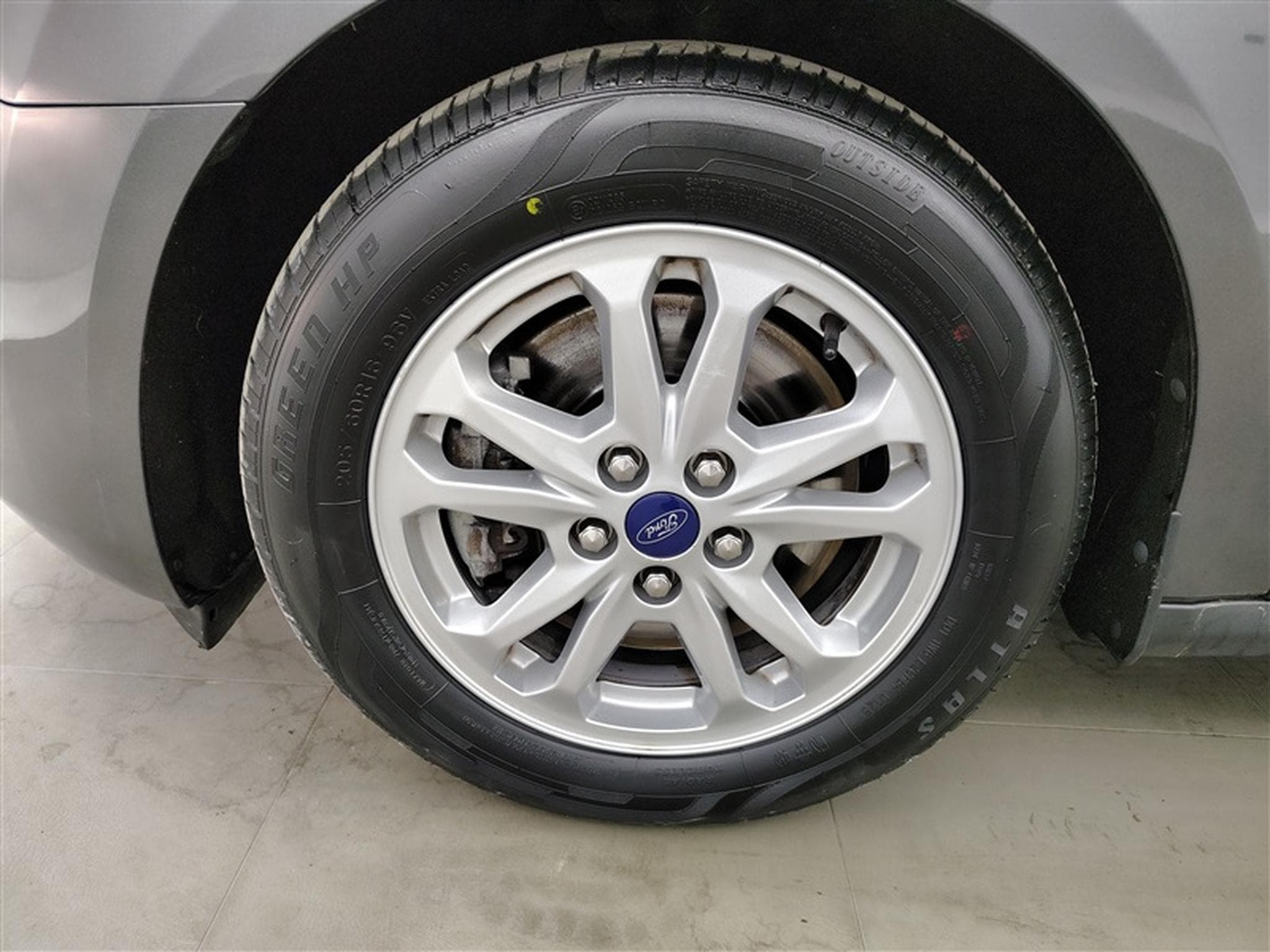 Ford Transit 1.5 Ecoblue 100Cv BVA8 Limited 3PL (2023) - Foto 6