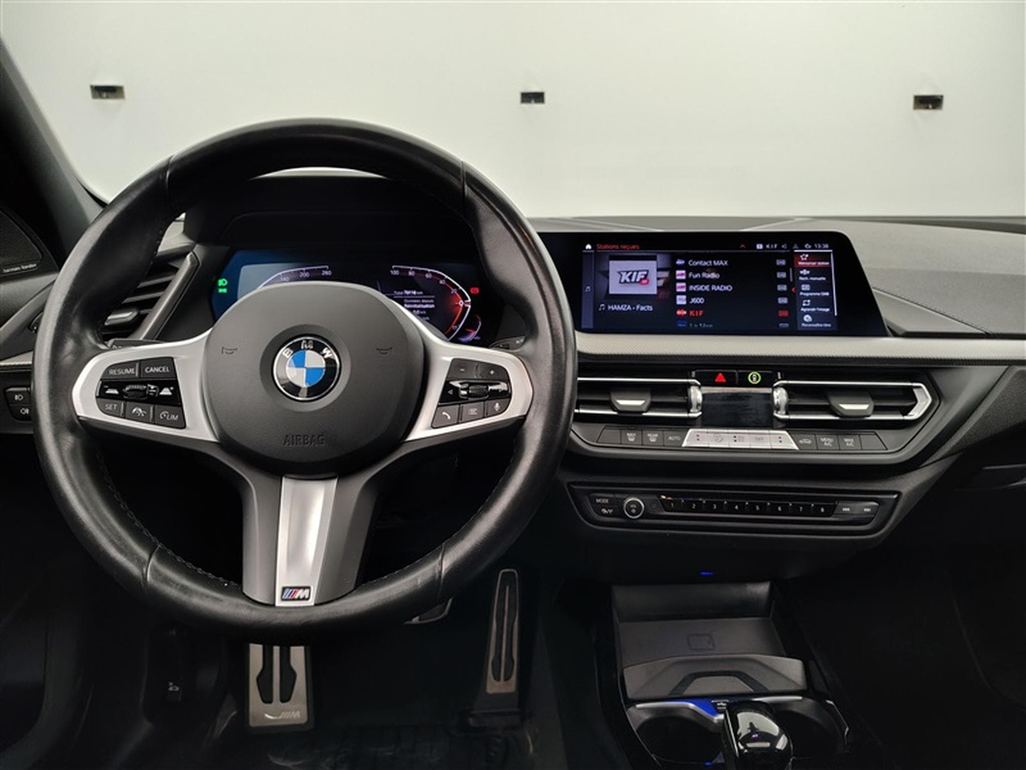 BMW 118 118iA Pack M NAVI / FULL LED / TOIT PANO / SIEGES SPORT (2024) - Foto 9