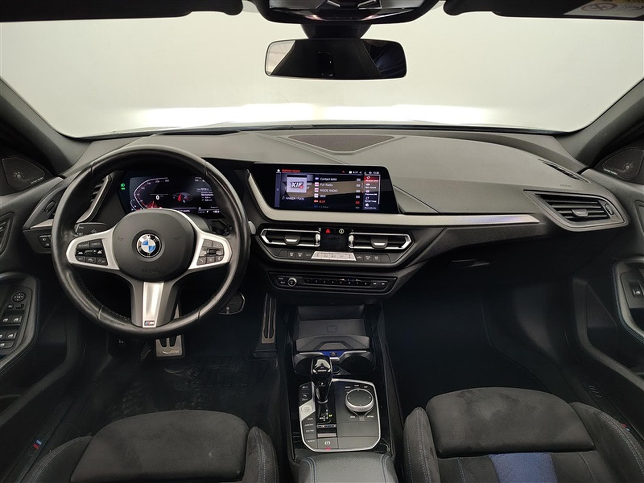 BMW 118 118iA Pack M NAVI / FULL LED / TOIT PANO / SIEGES SPORT (2024) - Foto 8