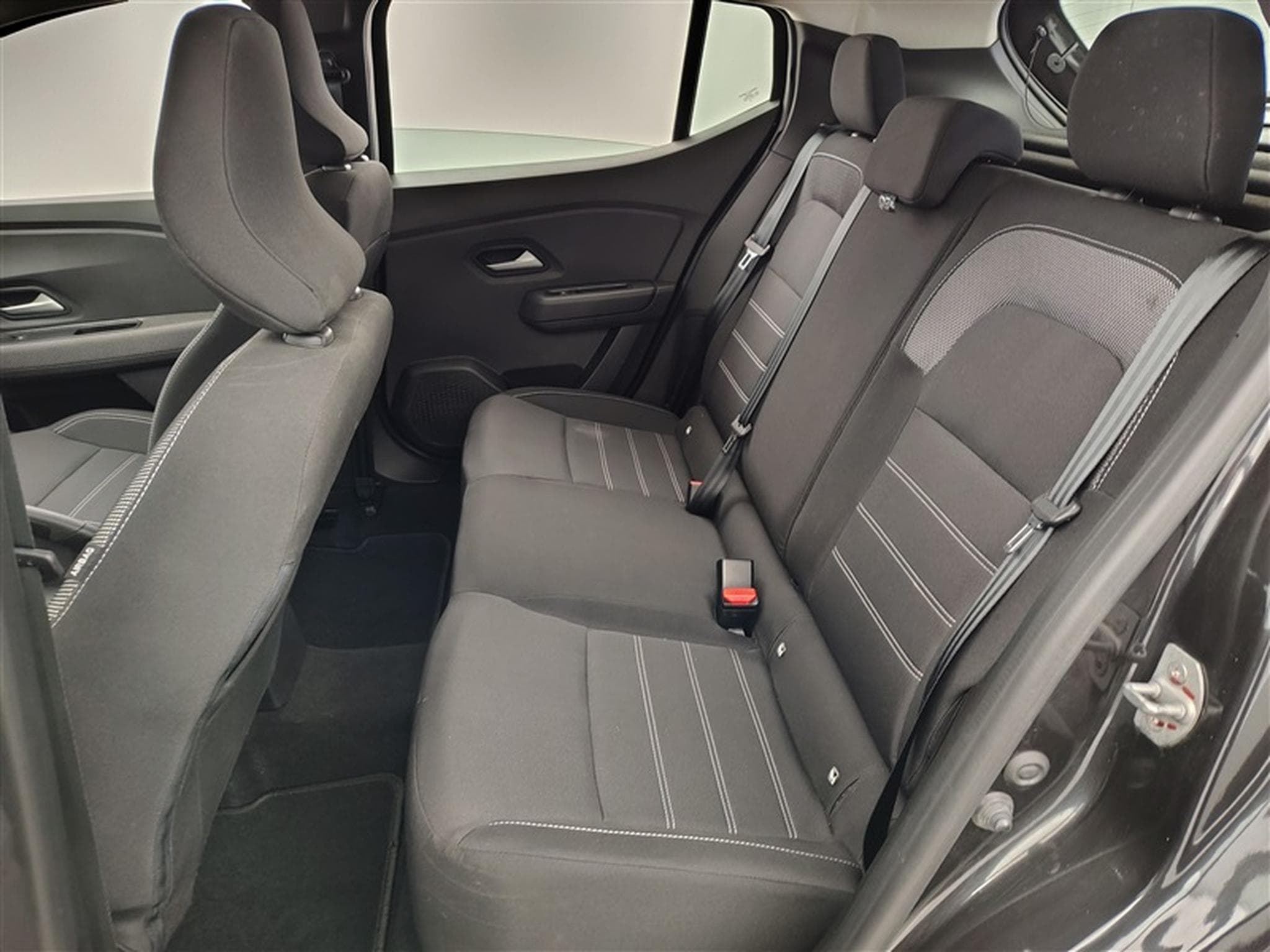 Dacia Sandero 1.0 TCe Journey CARPLAY / FULL LED / PDC AV-AR (2025) - Foto 13
