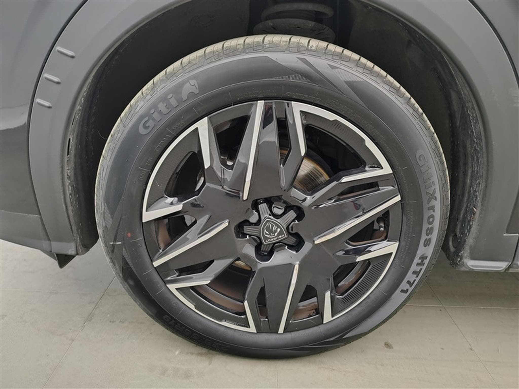 Peugeot 3008 1.2 Hybrid 136Cv e-DCS6 Allure S-CUIR / NAVI / CARPLAY (2025) - Foto 6