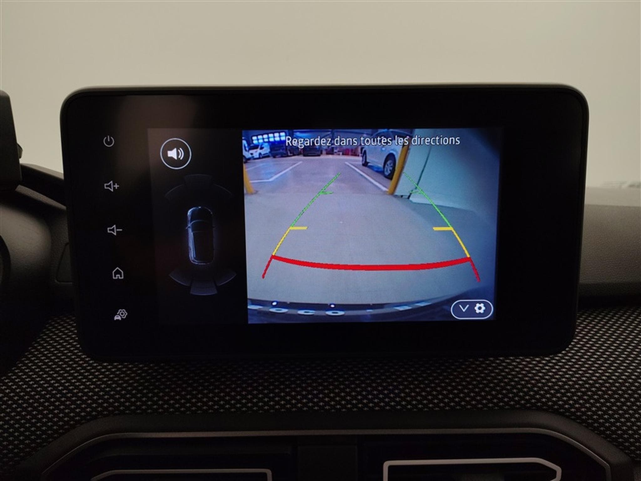 Dacia Sandero 1.0 TCe Journey CARPLAY / FULL LED / PDC AV-AR (2025) - Foto 18