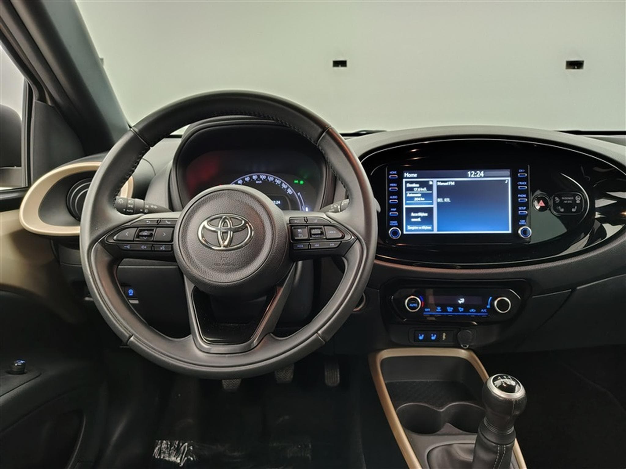 Toyota Aygo 1.0i VVT-i X pulse CARPLAY / FULL LED / CAMERA / JA 17" (2023) - Photo 9