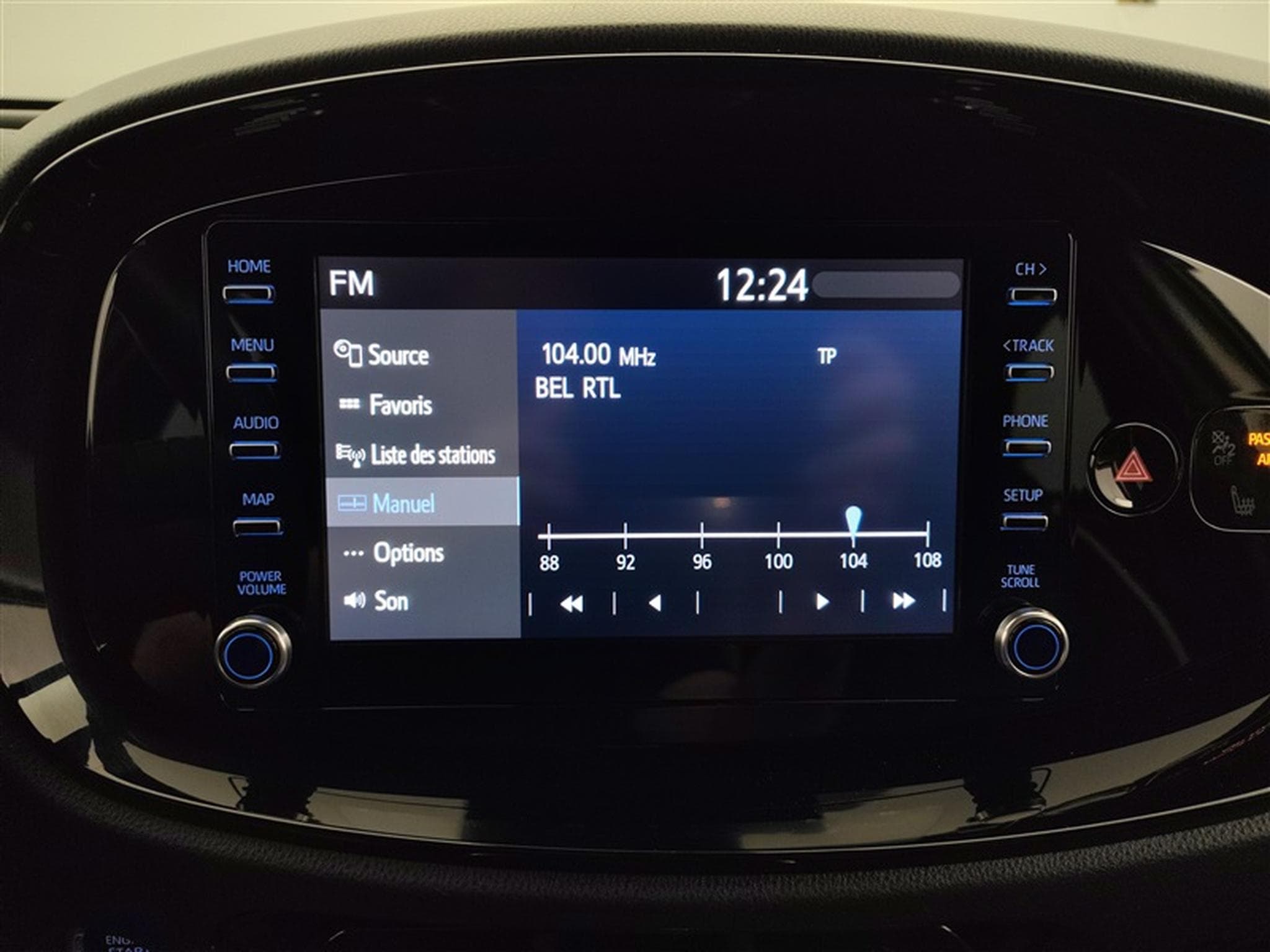Toyota Aygo 1.0i VVT-i X pulse CARPLAY / FULL LED / CAMERA / JA 17" (2023) - Photo 11