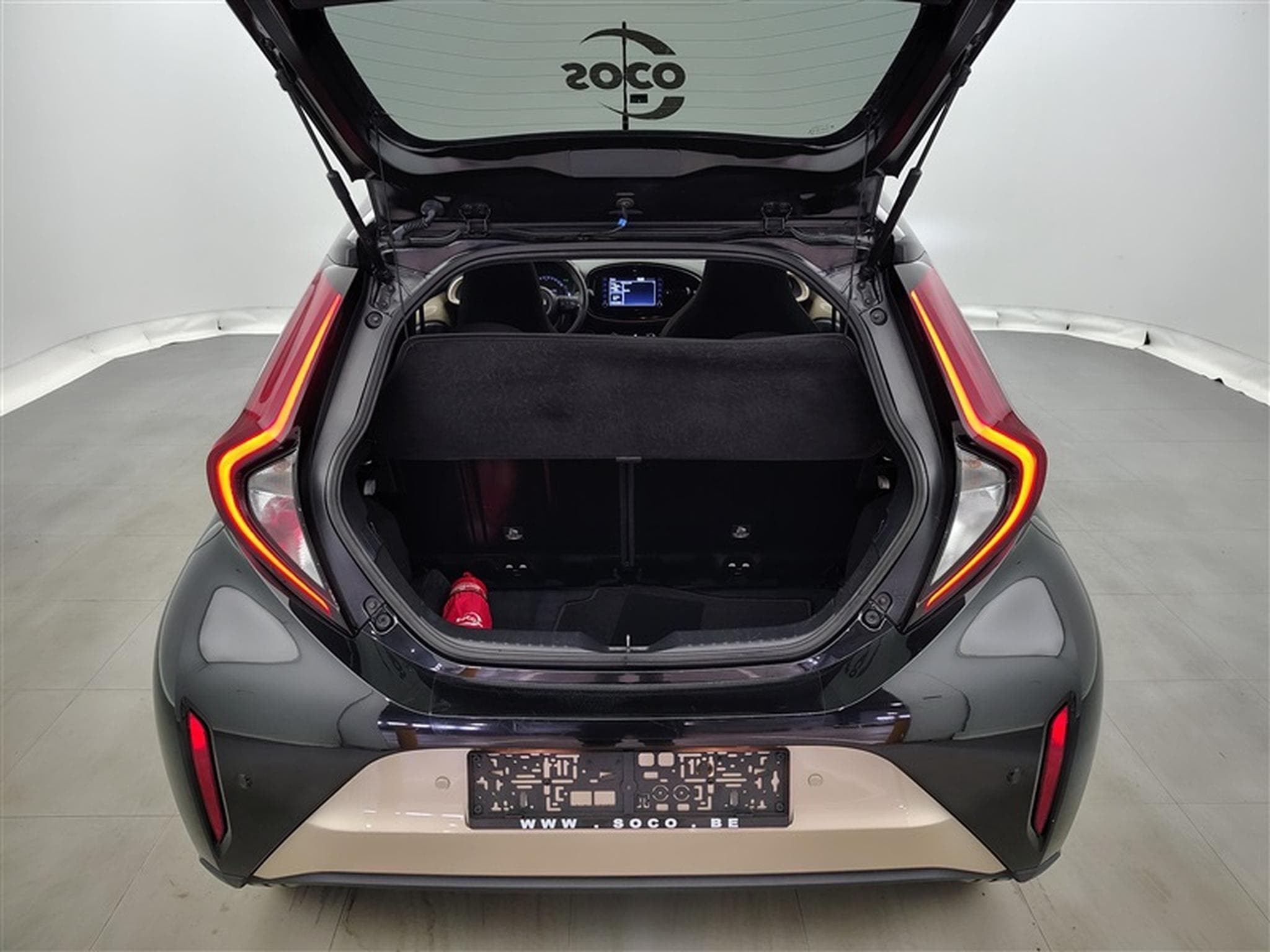 Toyota Aygo 1.0i VVT-i X pulse CARPLAY / FULL LED / CAMERA / JA 17" (2023) - Photo 14