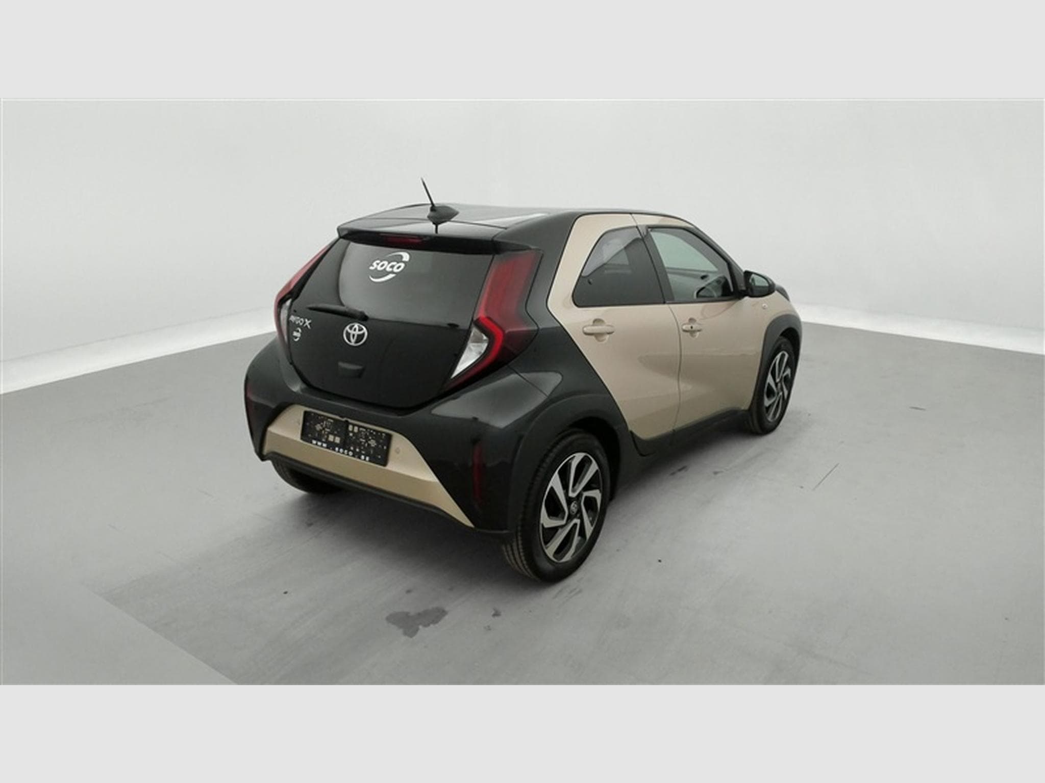 Toyota Aygo 1.0i VVT-i X pulse CARPLAY / FULL LED / CAMERA / JA 17" (2023) - Photo 24