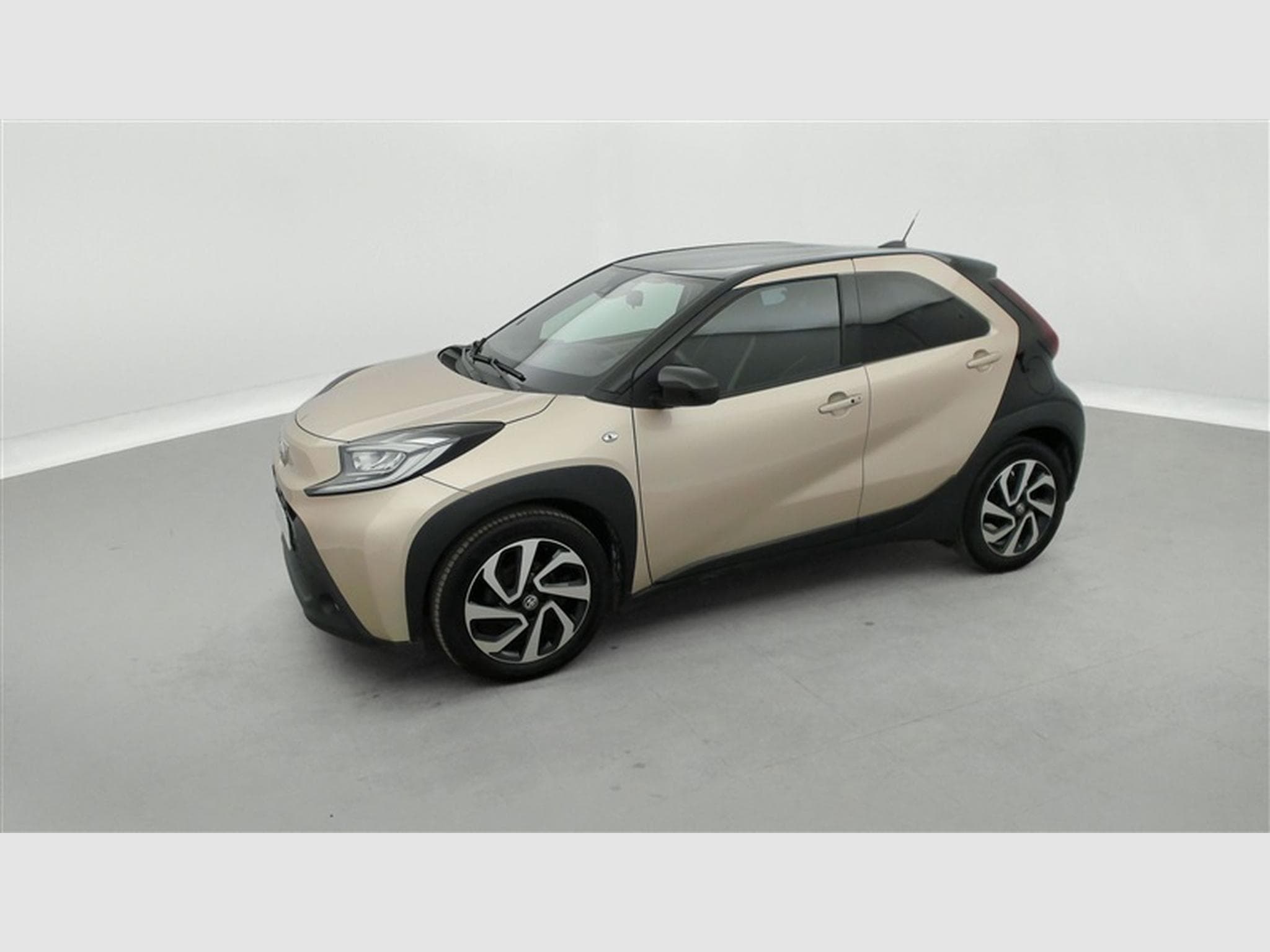 Toyota Aygo 1.0i VVT-i X pulse CARPLAY / FULL LED / CAMERA / JA 17" (2023) - Photo 20